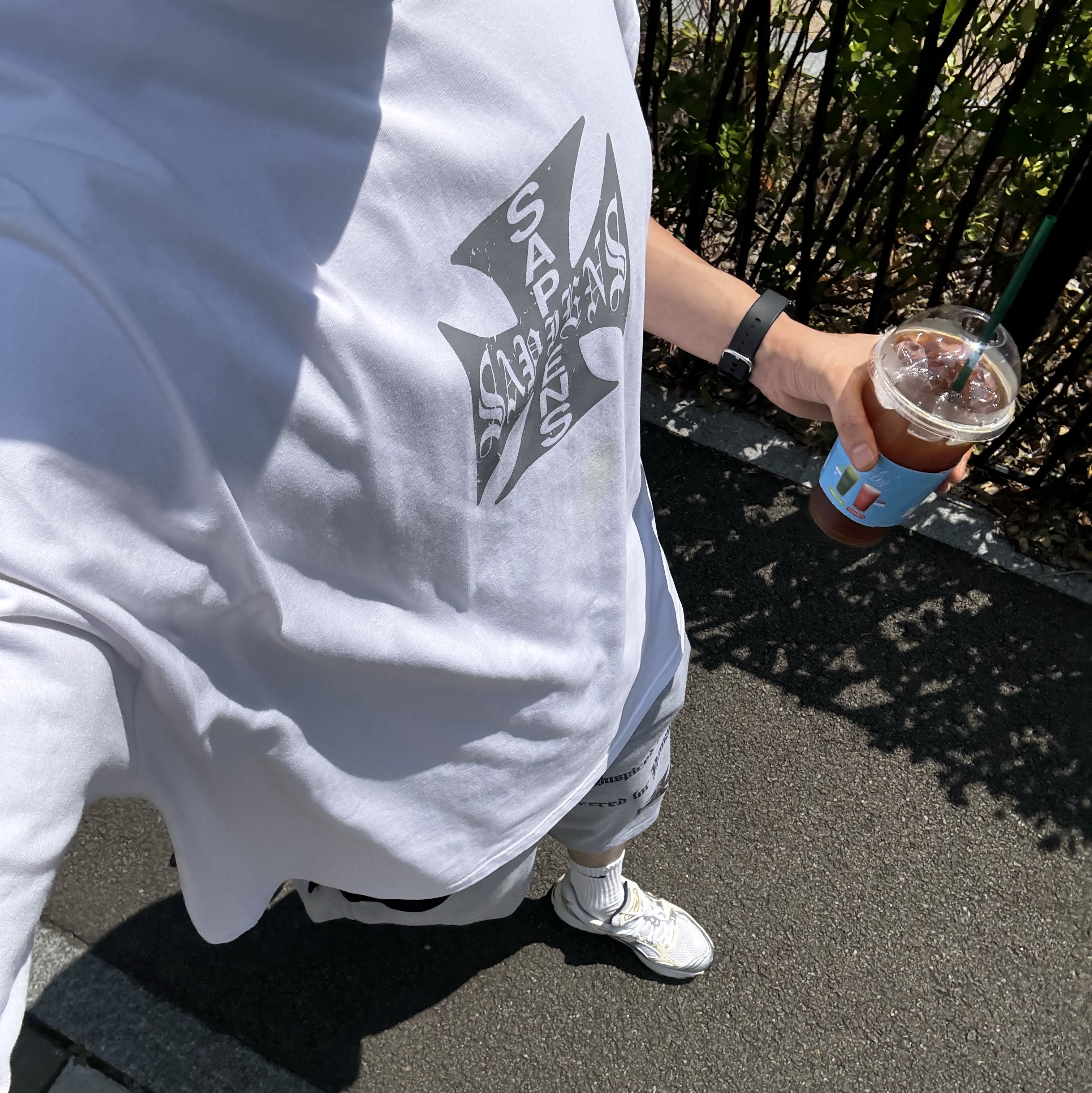 [KREAM 단독] Sapiens Engineered Over Fit Shorts Gray, [KREAM 단독] Sapiens Neo Sapiens Over Fit Short Sleeves White 착용 스타일 - 2
