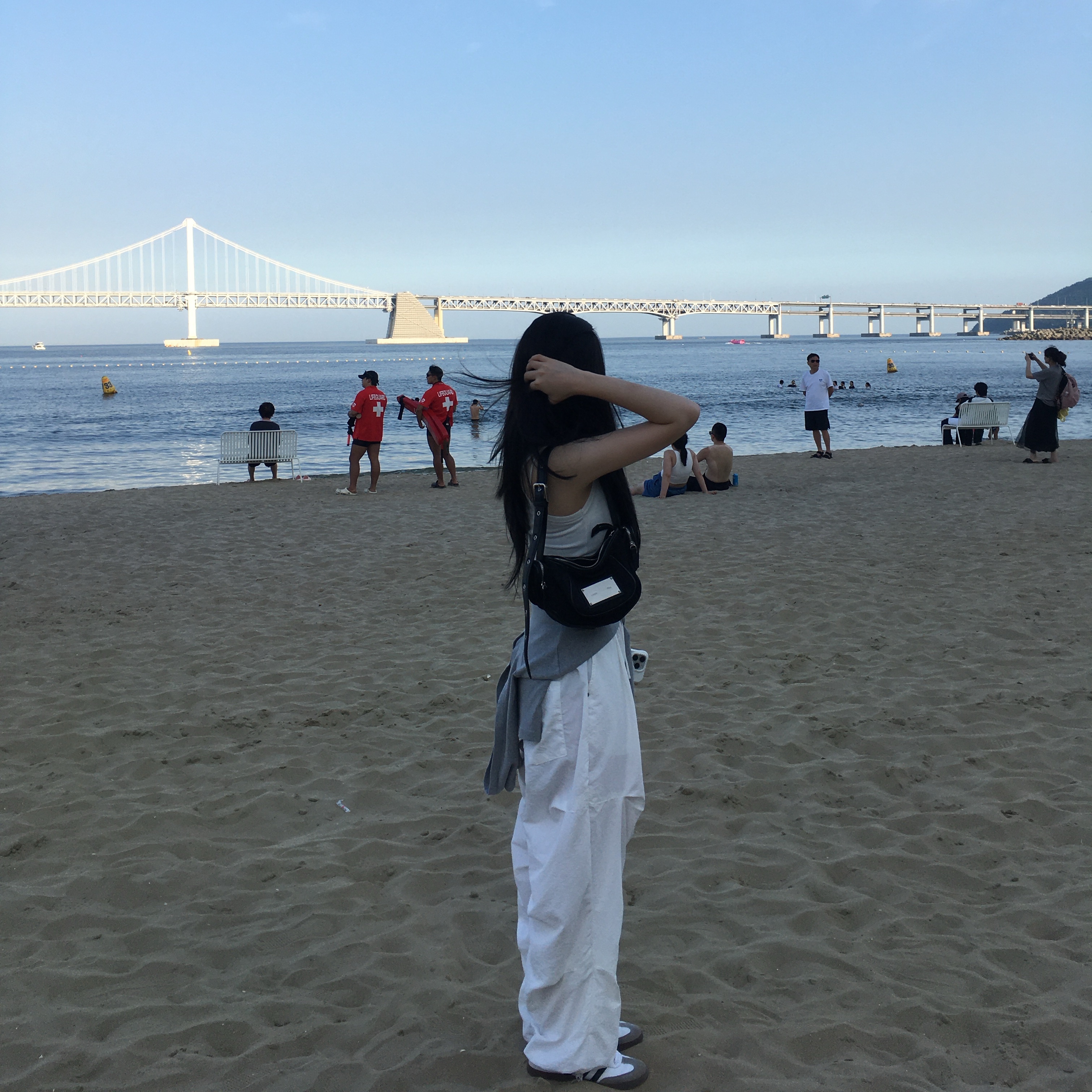 Matin Kim Madeleine Round Bag Black, (W) Bohemian Seoul Basic Sleeveless Crop Top Ivory 착용 스타일 - 2