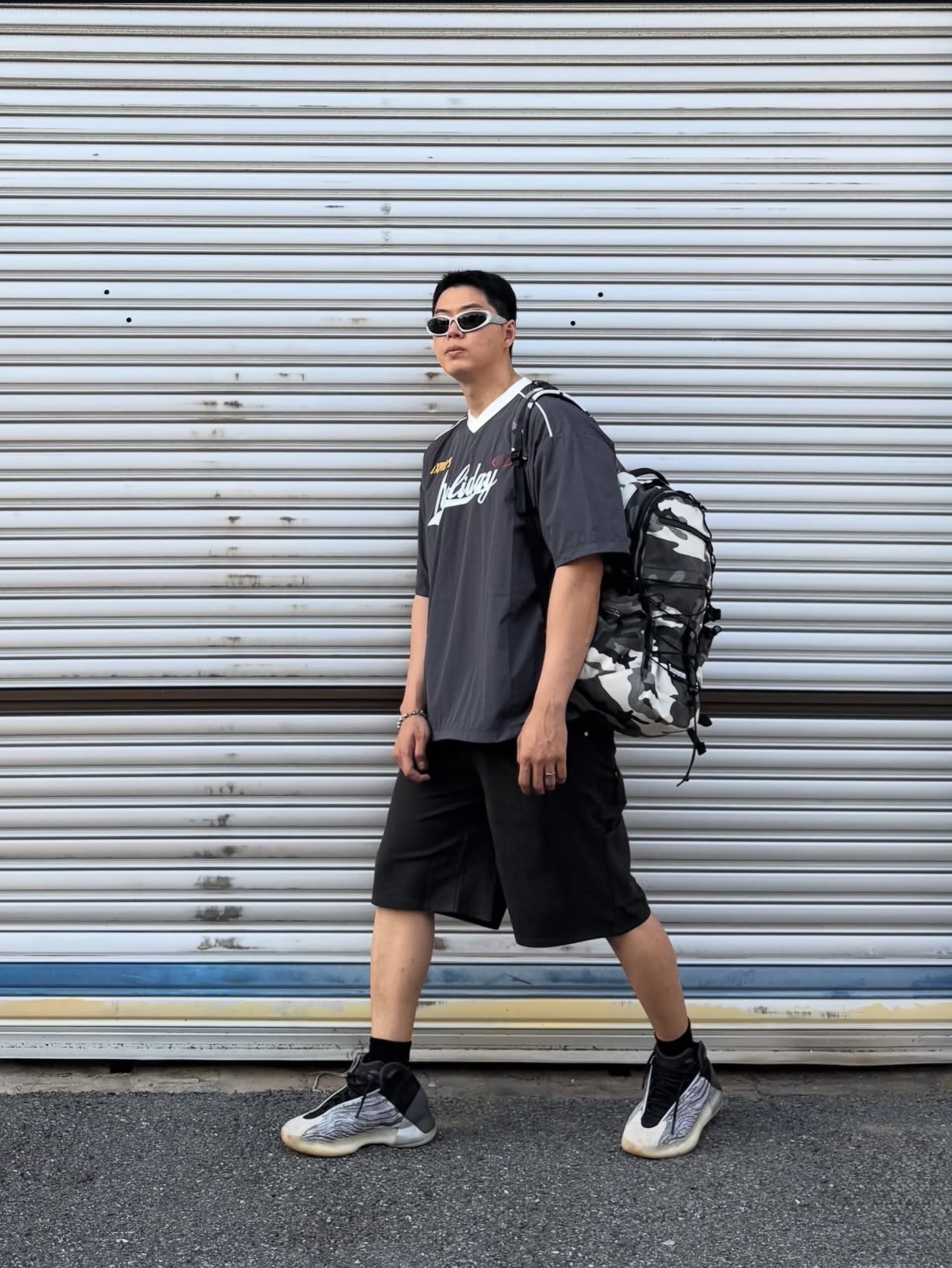 Supreme Backpack Snow Camo - 25SS, Adidas Yeezy QNTM Lifestyle 착용 스타일 - 3