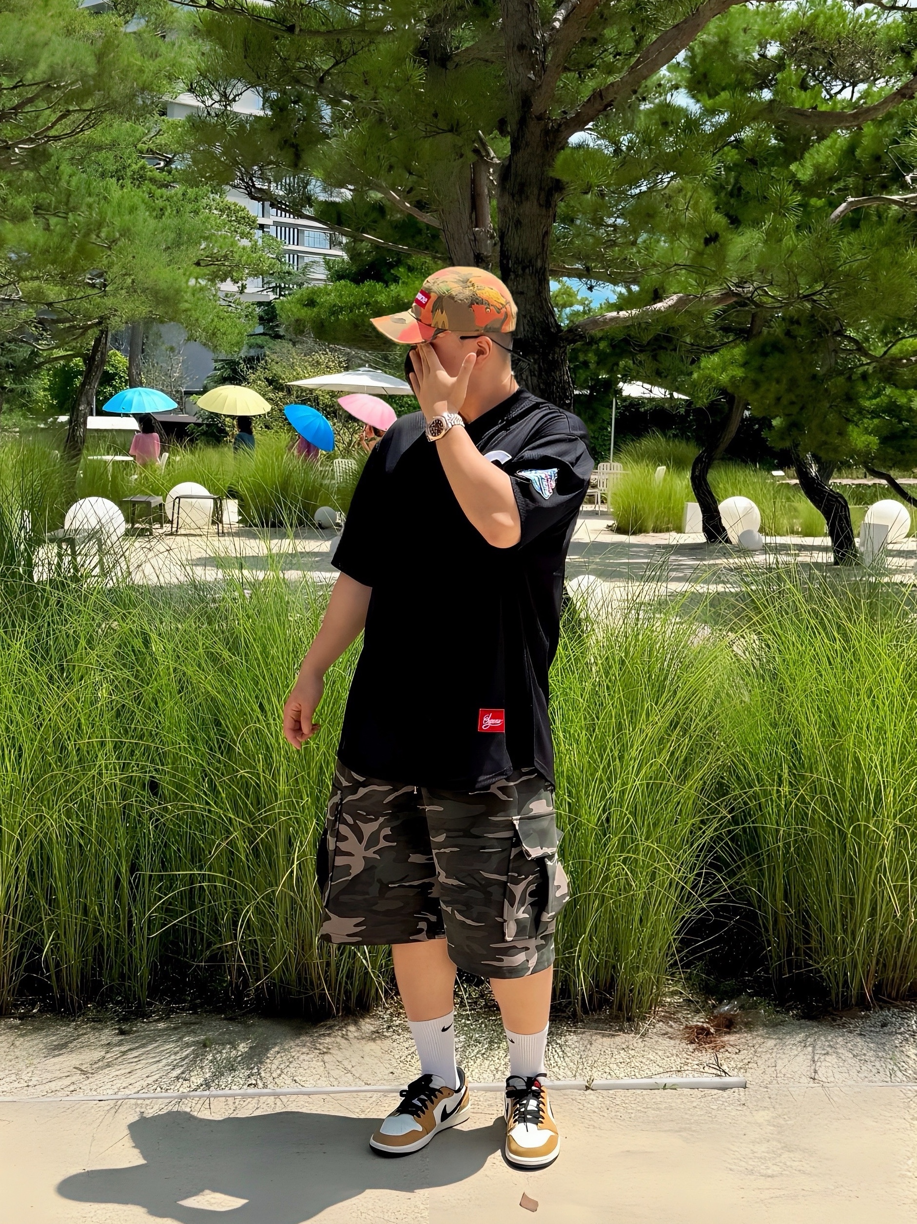 Supreme Mesh Cordura Camp Cap Sand - 23SS, Supreme S Logo Baseball Henley Black - 25SS 착용 스타일