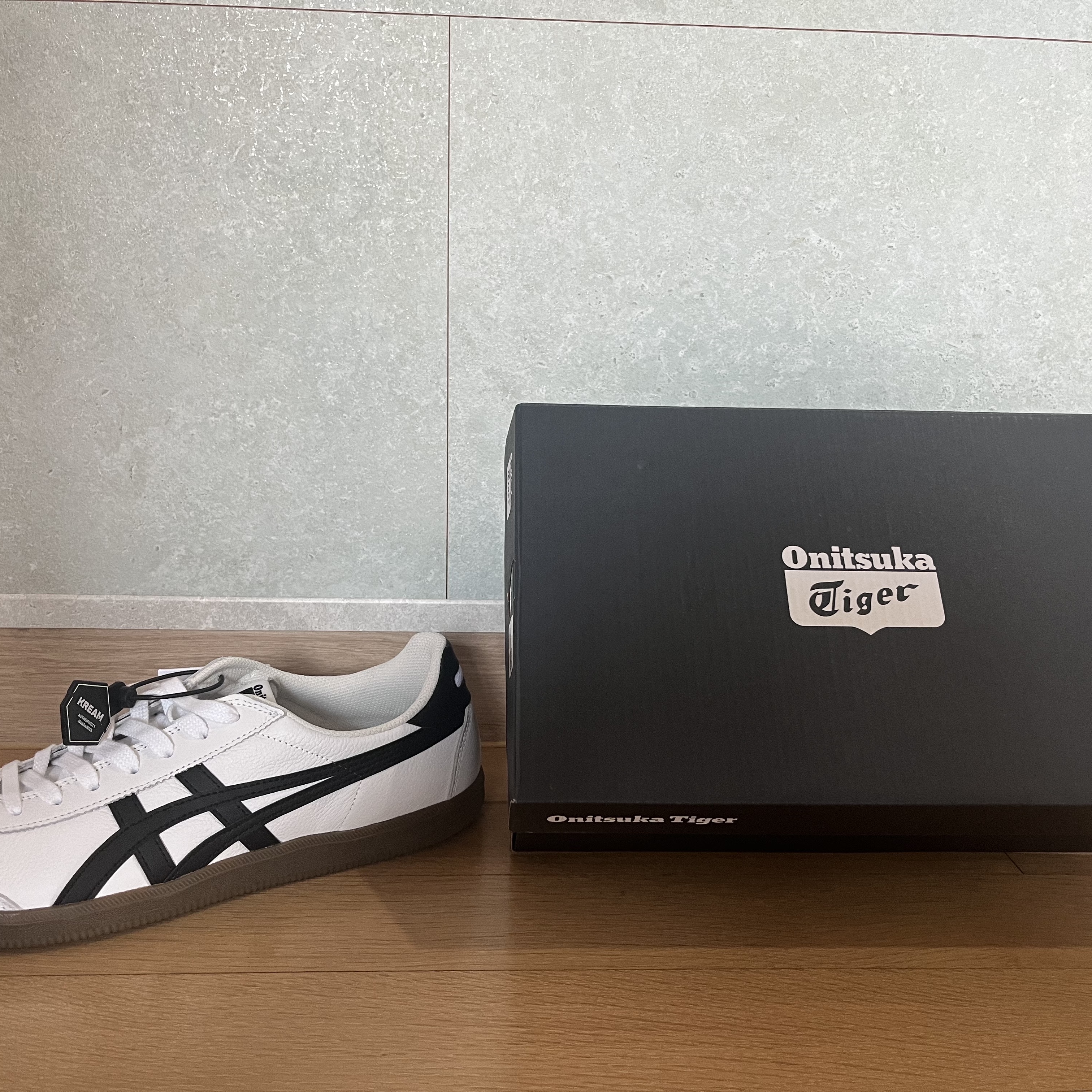Onitsuka Tiger Tokuten White Black 착용 스타일