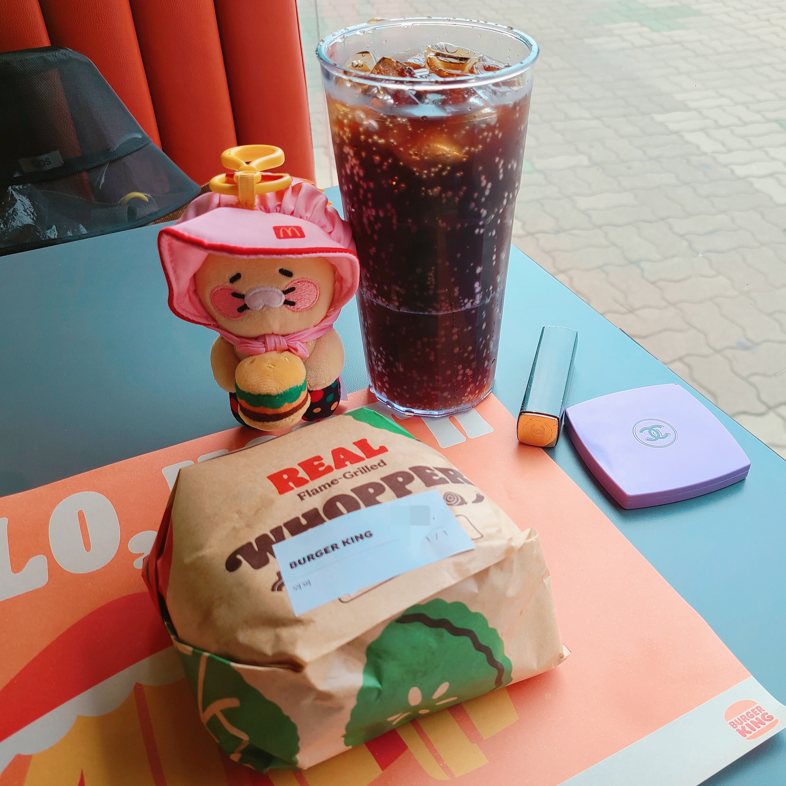 McDonald’s x Kakao Friends Choonsik Granny Choonsik Keyring 착용 스타일 - 1