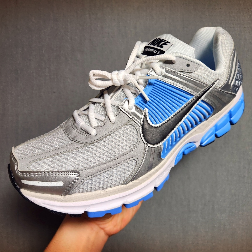 Nike Zoom Vomero Roam White Pure Platinum 착용 스타일 - 1
