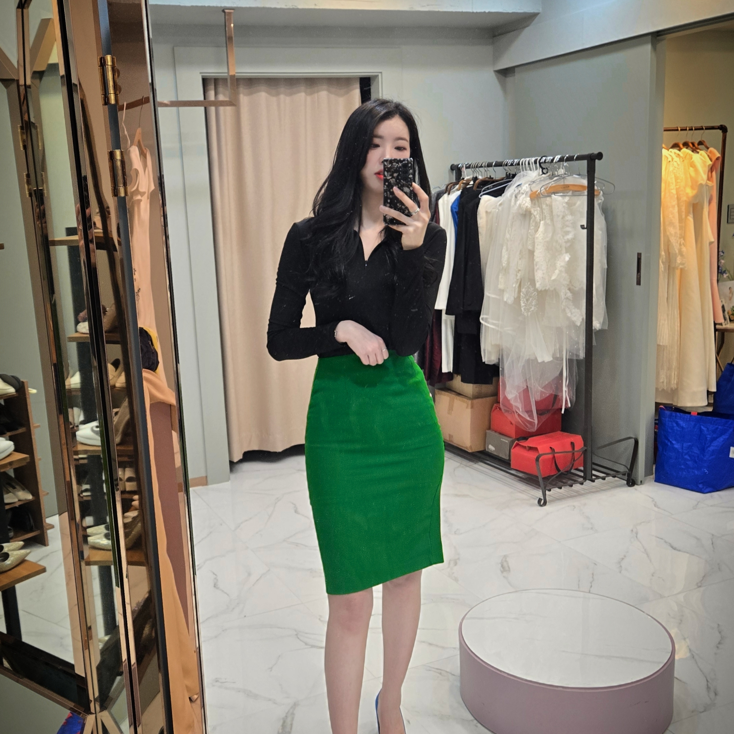GOEN.J Notched Lapel Tie-Waist Blouse Black, (W) Vivienne Westwood Bea Skirt Forest Green 착용 스타일 - 1
