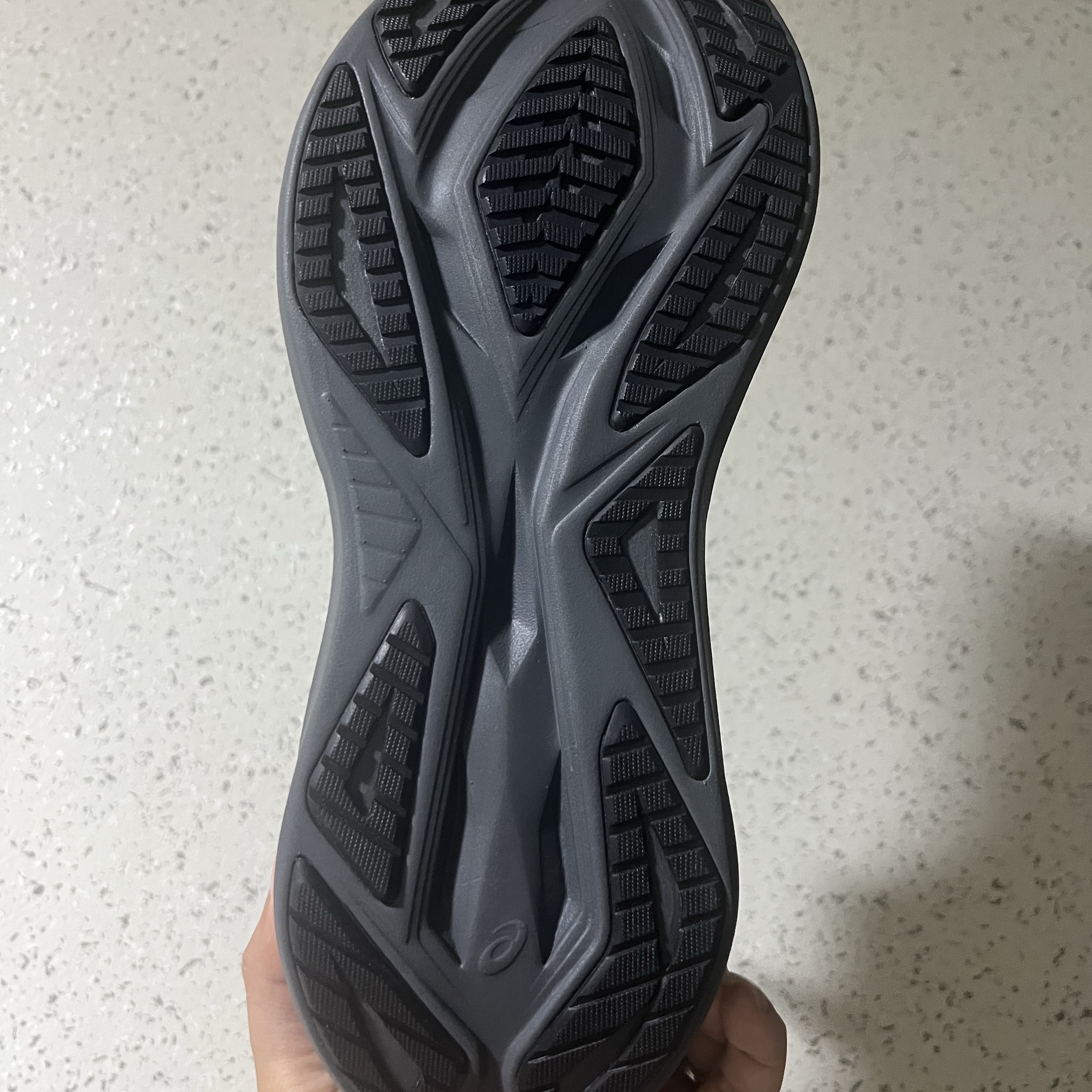 Asics Superblast 2 Black White 착용 스타일 - 3