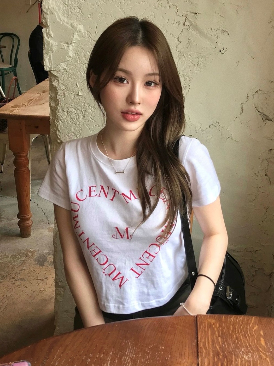 MUCENT Heart Lettering Half T White 착용 스타일