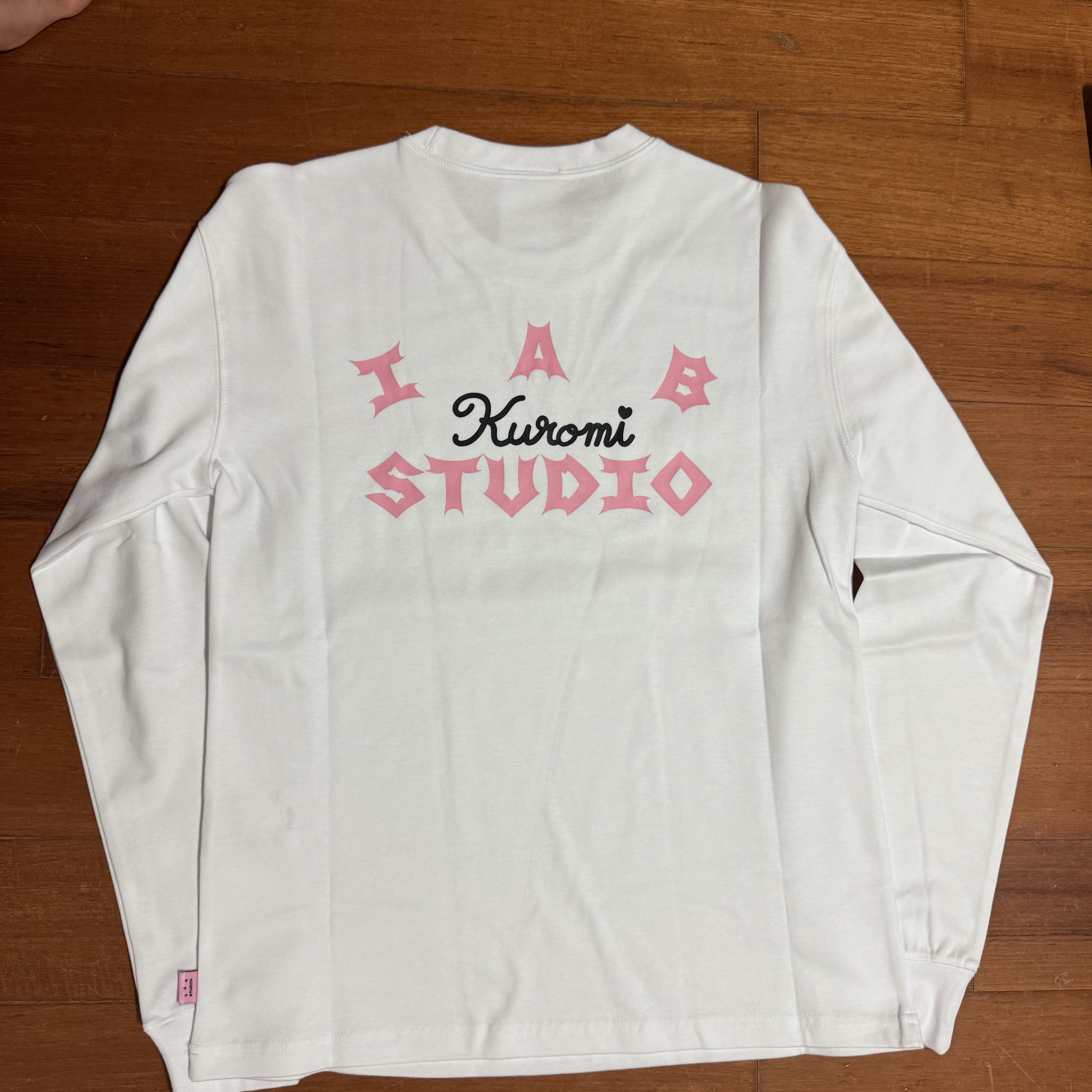 IAB Studio Kuromi Long Sleeve White 착용 스타일 - 2