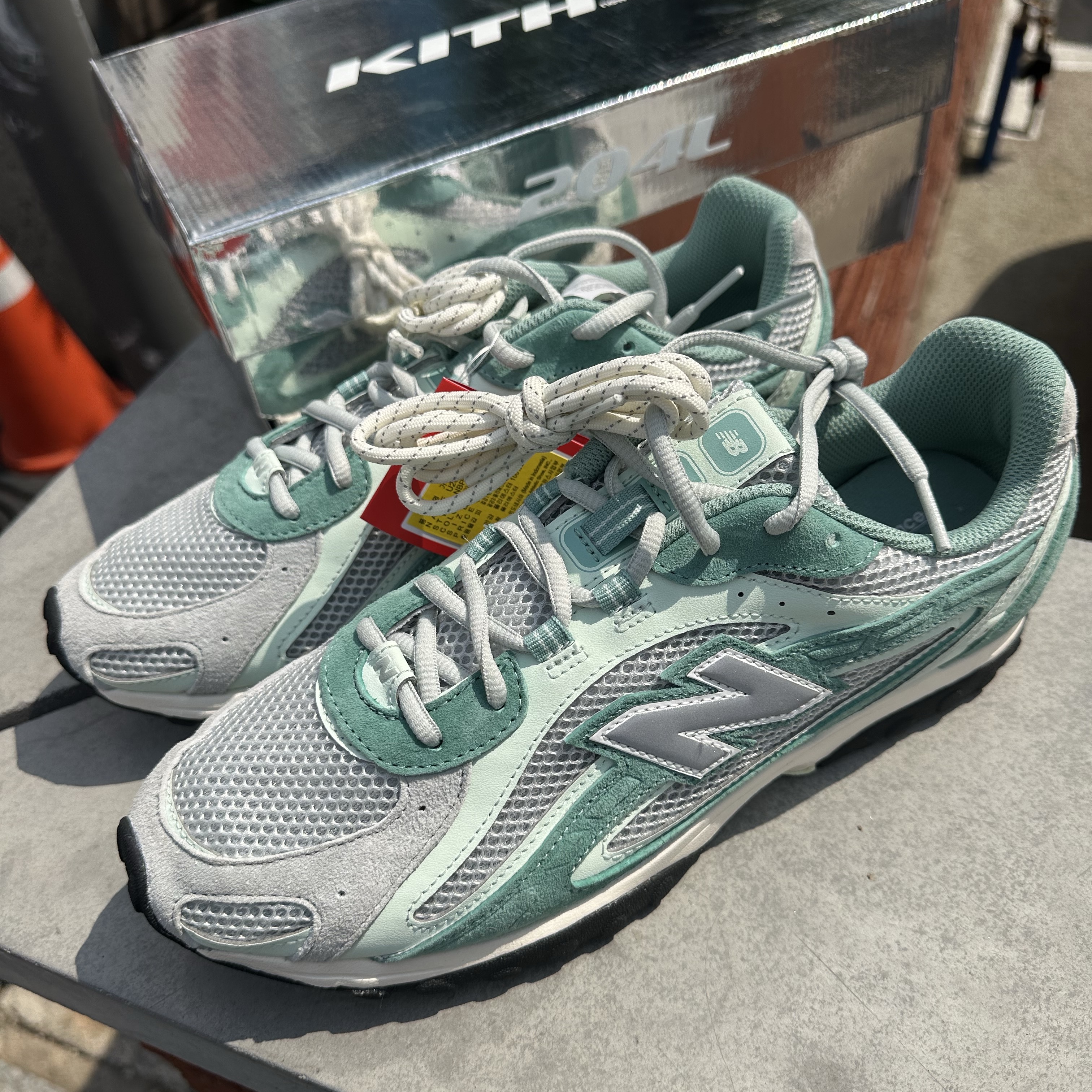 New Balance x Kith 204L Green Silver Grey 착용 스타일