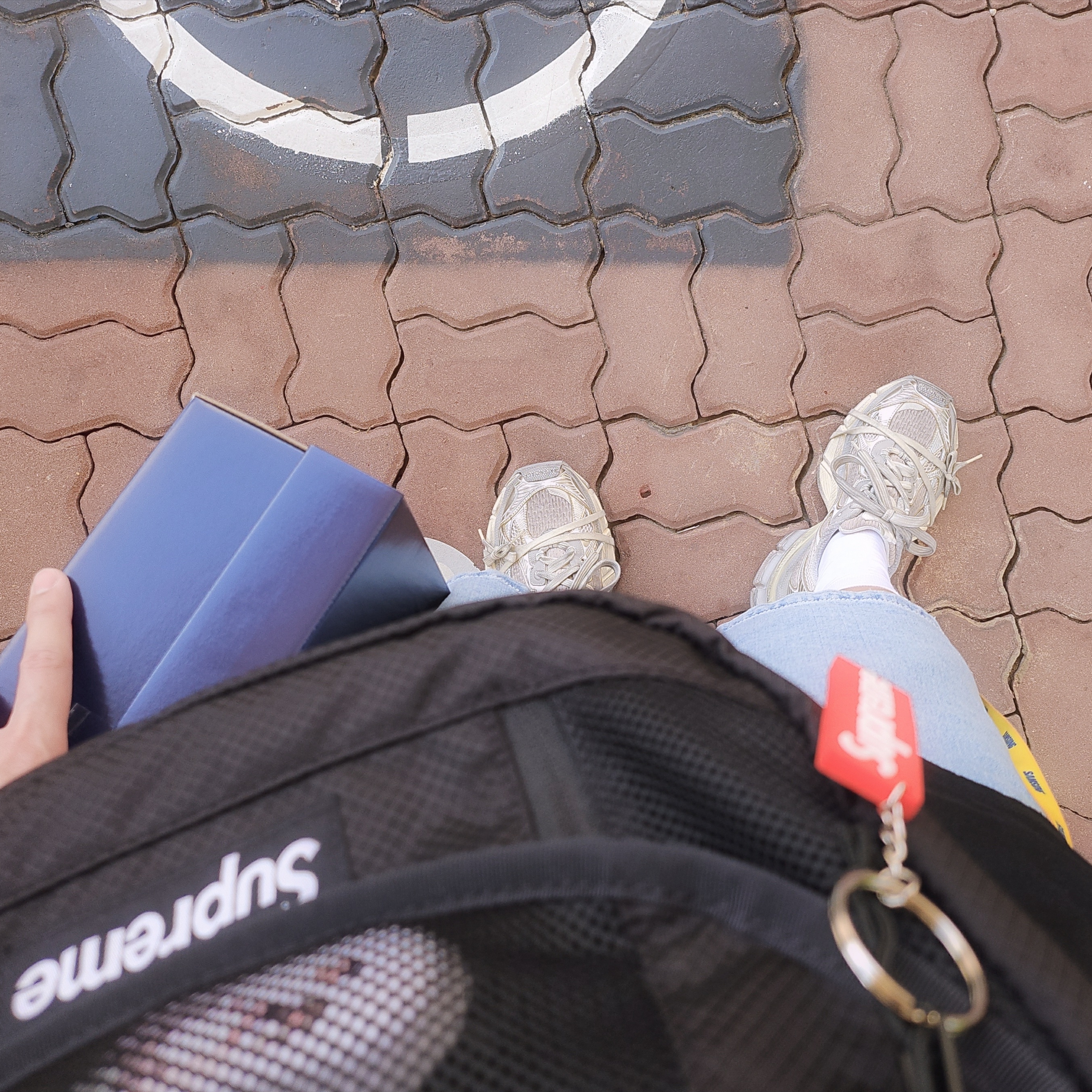 Balenciaga 3XL Sneakers Light Beige, Wooyoungmi Luminous Jellyfish Back Logo T-Shirt Black - 24SS 착용 스타일 - 2