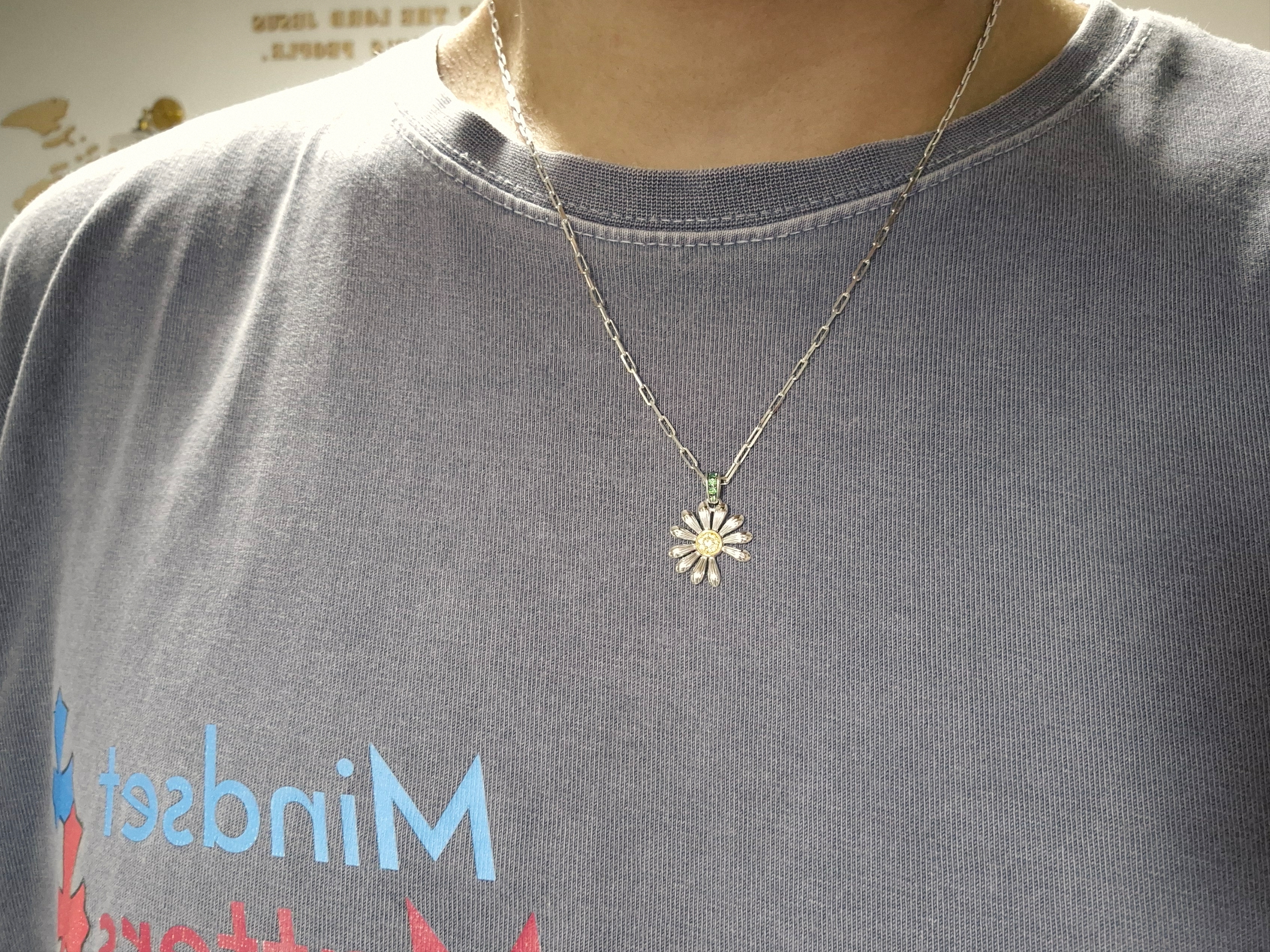 Jacob & Co x Peaceminusone Pendant Sterling Silver & Yellow Gold 착용 스타일 - 1