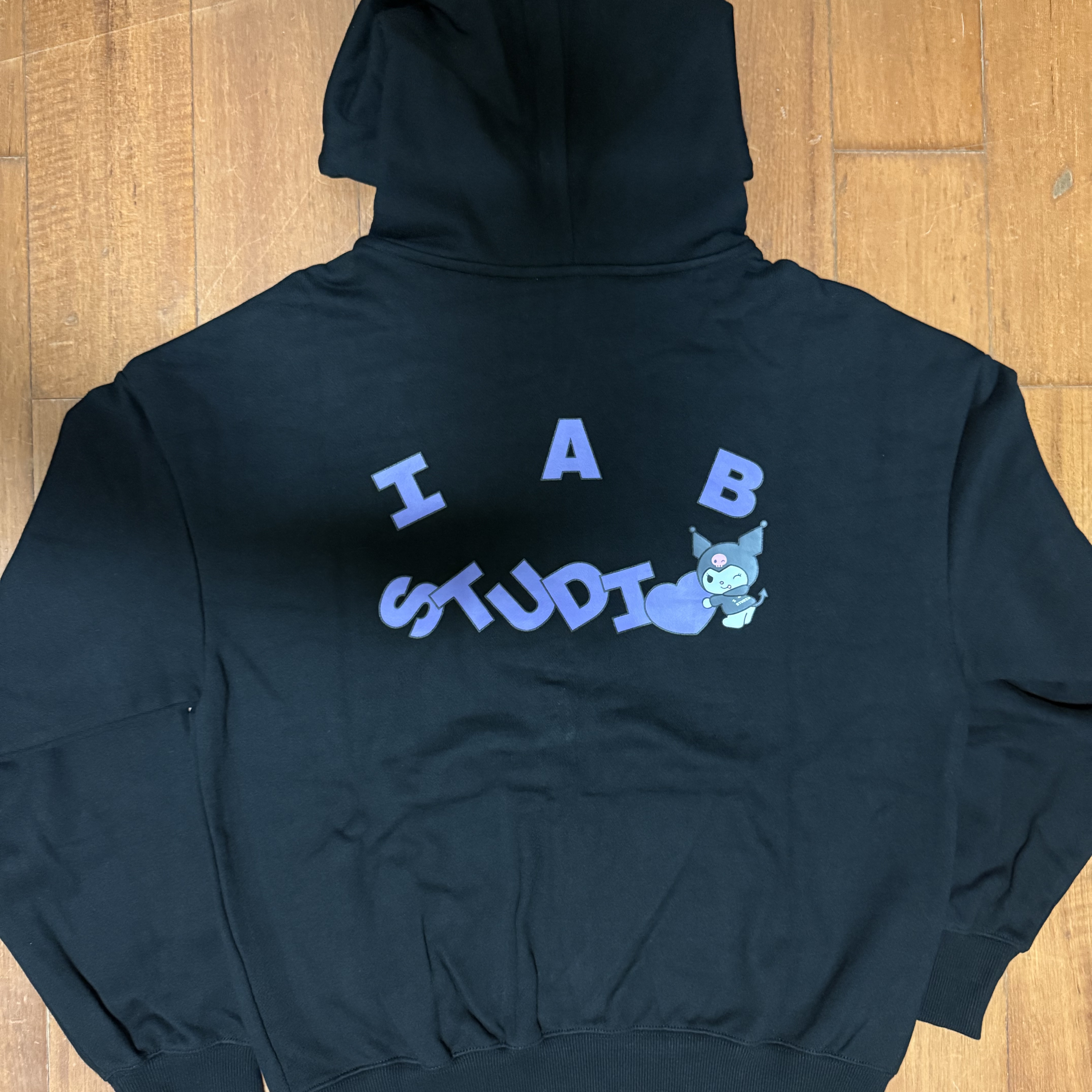IAB Studio Kuromi Zip-Up Hoodie Black 착용 스타일 - 2