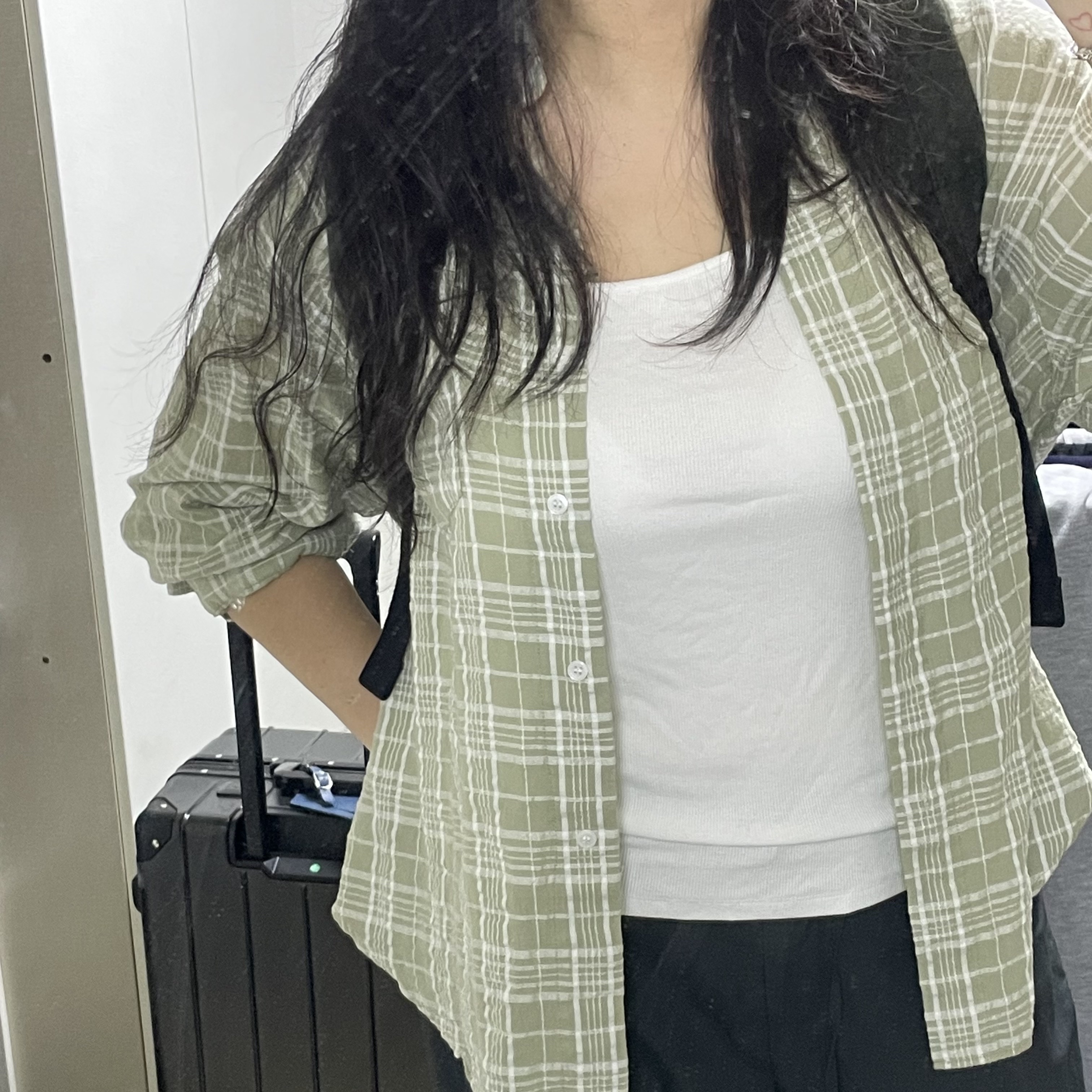 Loose Fit Classic Check Shirt Sage Green 착용 스타일
