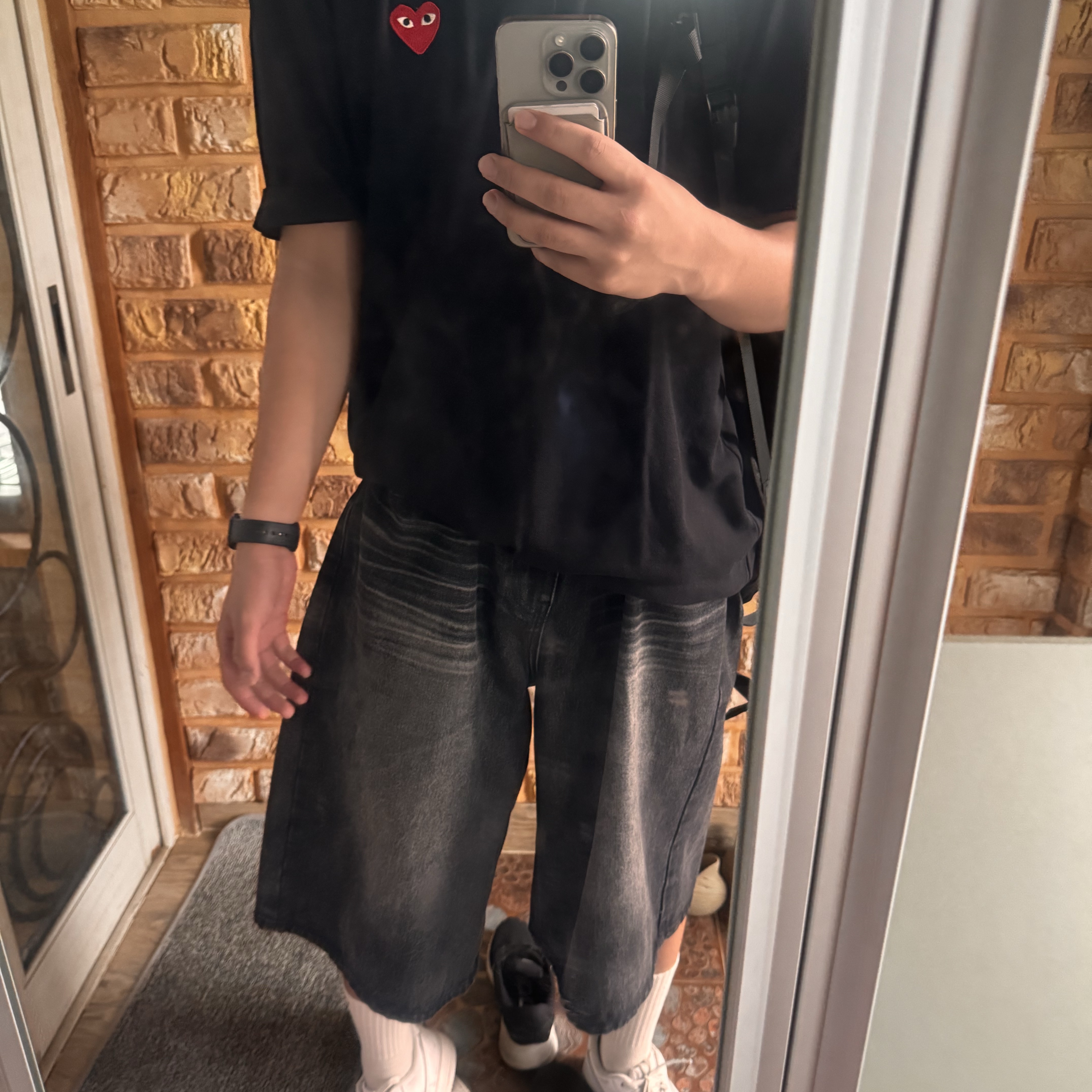 Play Comme des Garcons Red Heart Polo Shirt Black 착용 스타일