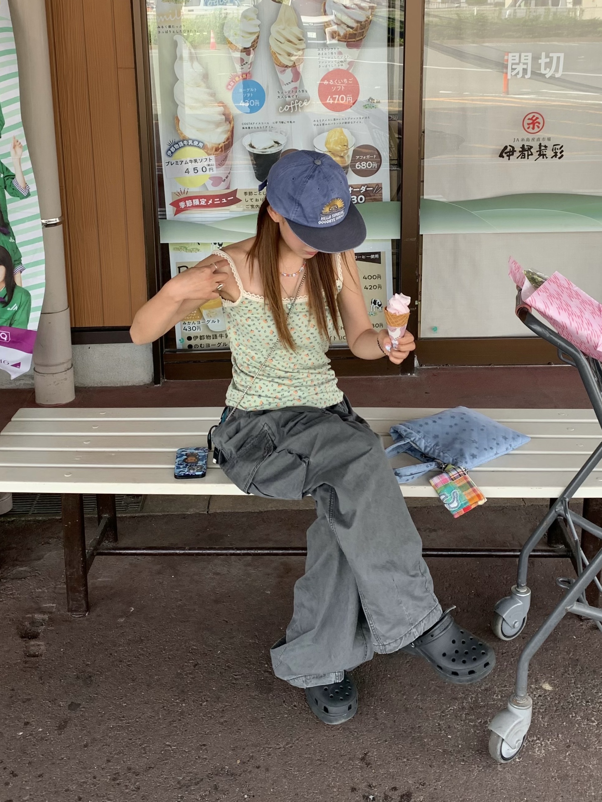 COYSEIO Milky Star Tote Bag Sky Blue, (W) Crocs Classic Platform Clog Black 착용 스타일 - 2