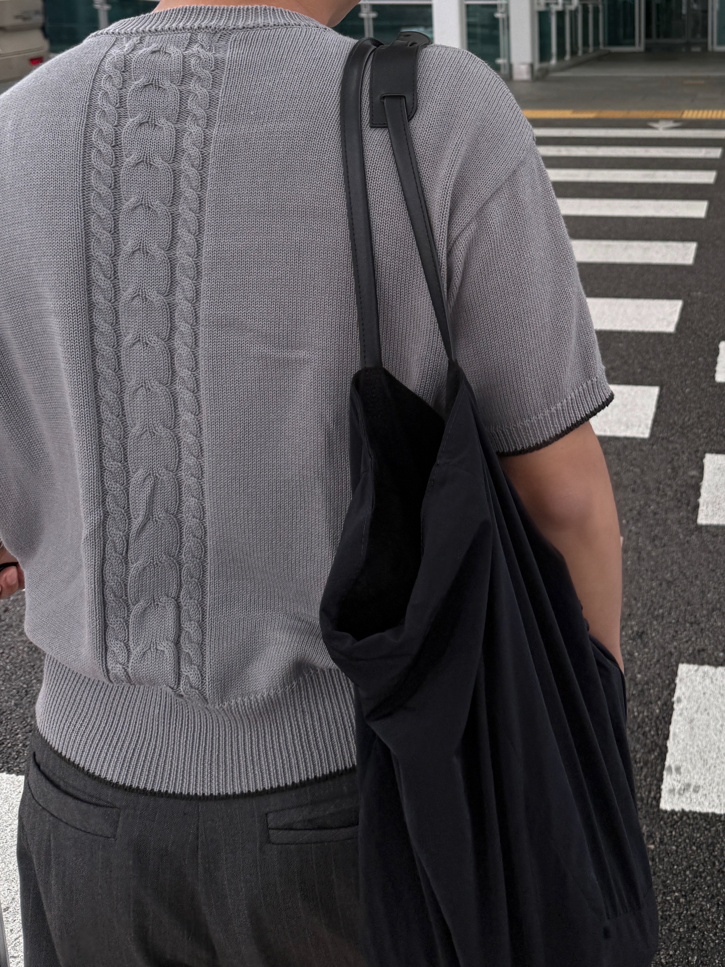 On Running x Post Archive Faction (Paf) Cloudmonster 2 Thorn Brown, Waviness Drift Round-Neck Half Knit Grey Black 착용 스타일 - 3