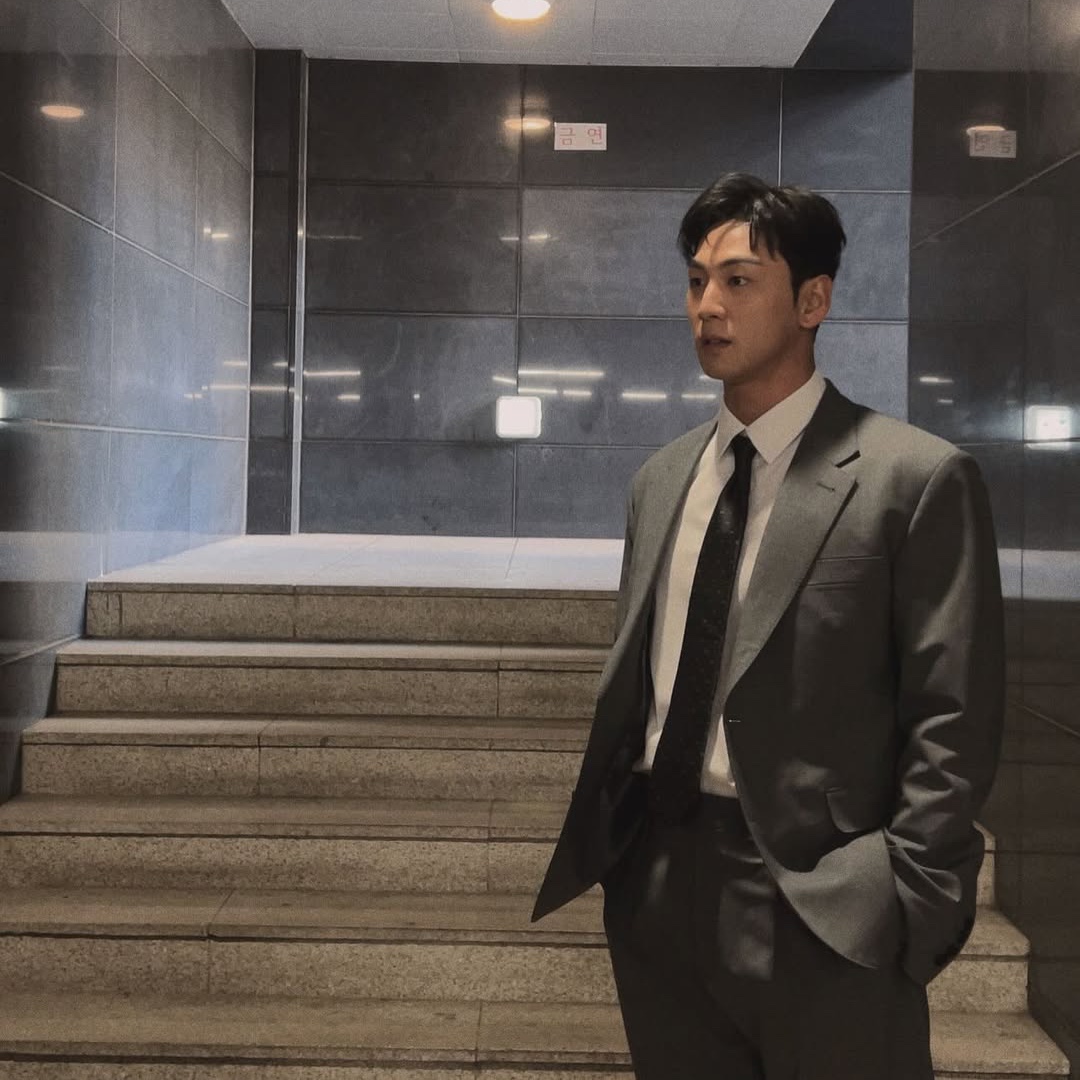 BY RANG Wool Tailored Prick Stitch Suit Jacket Grey 착용 스타일