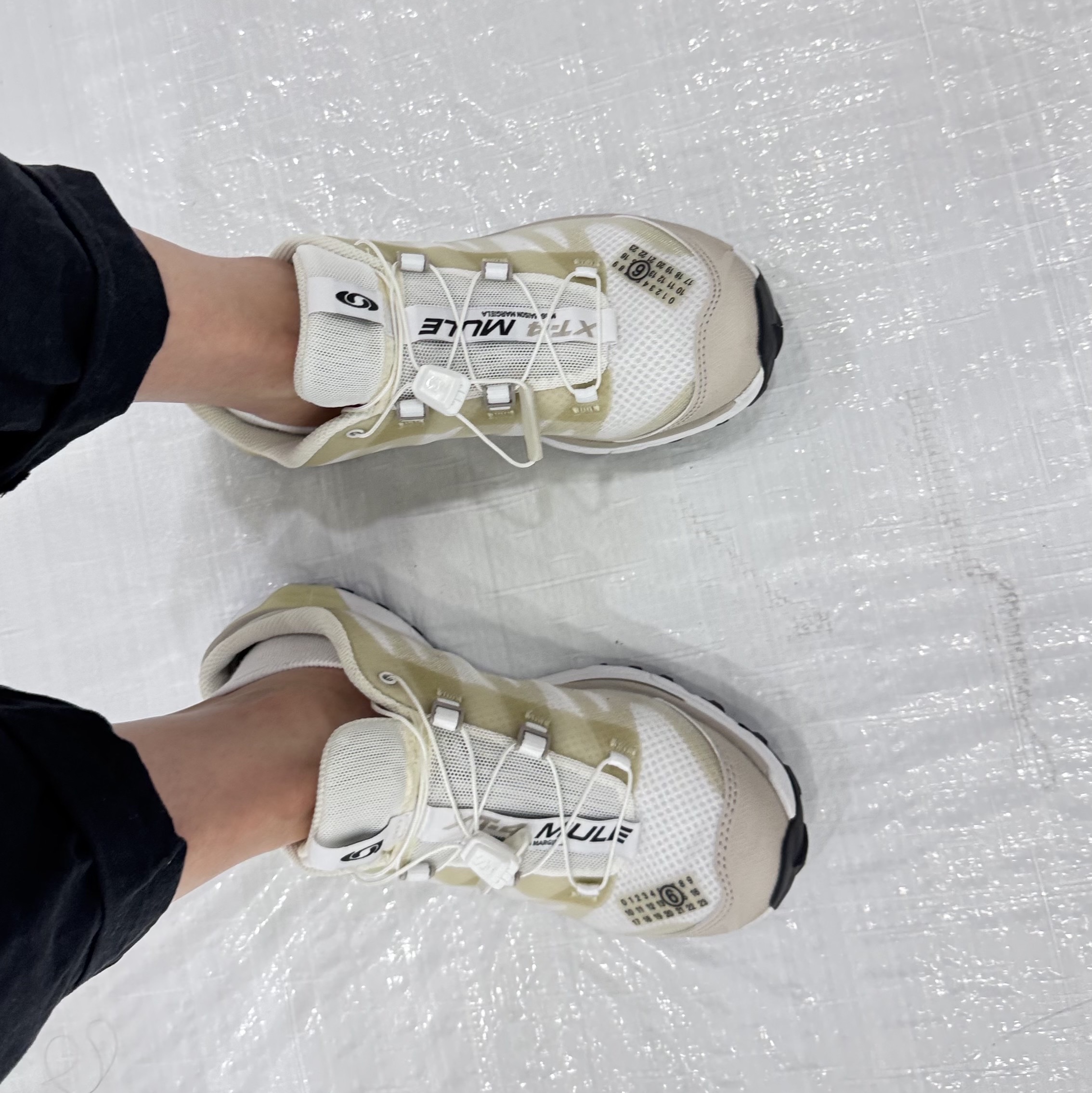 Salomon x MM6 Maison Margiela XT-4 Mule 2 White Green Haze 착용 스타일