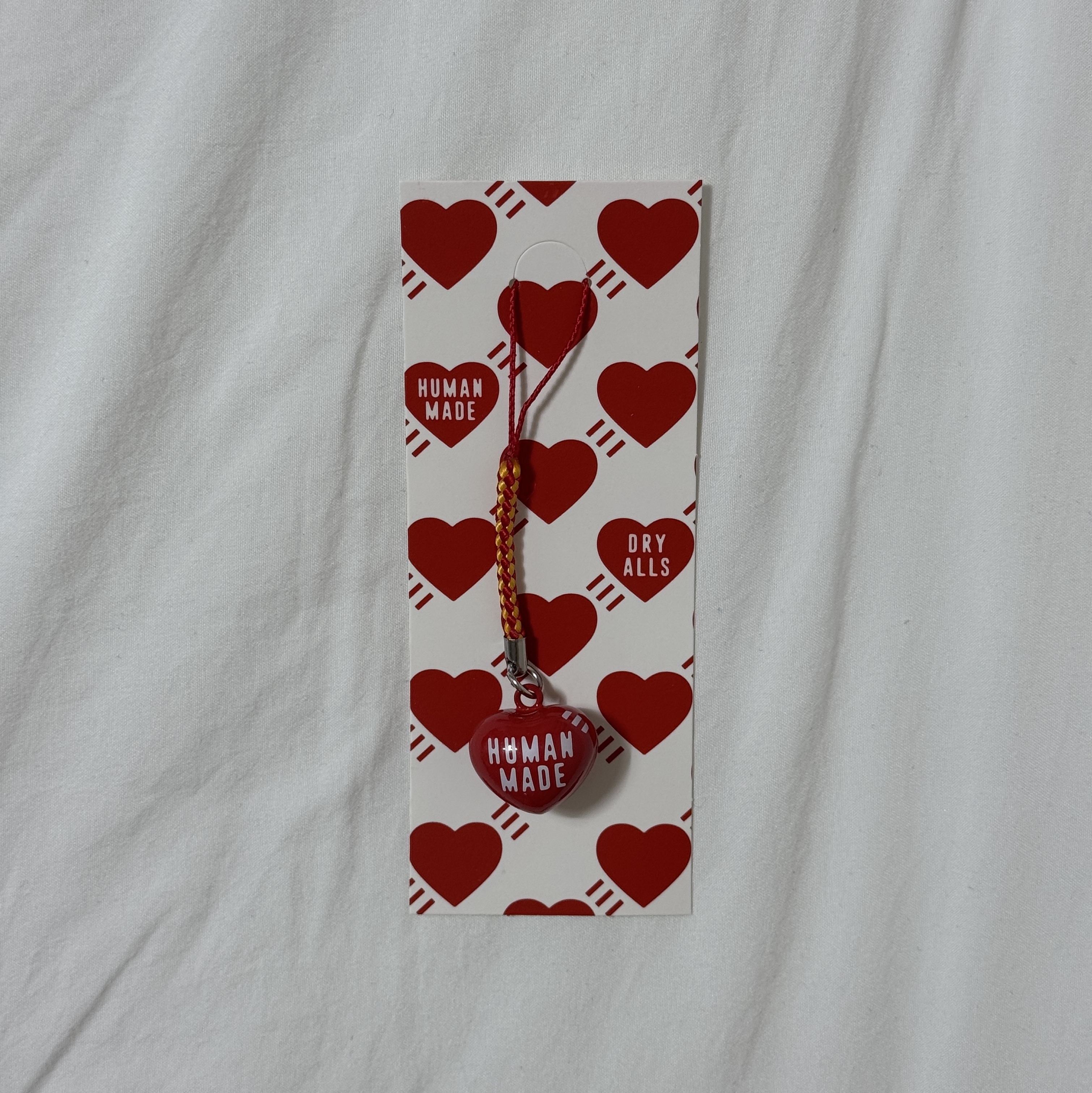 Human Made Heart Bell Strap Red 착용 스타일 - 1
