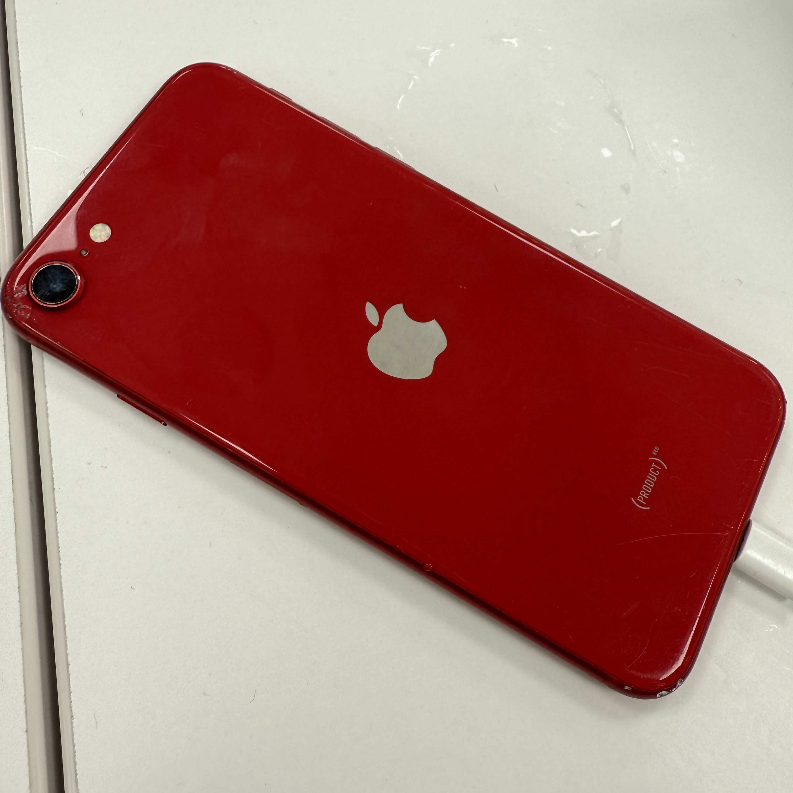 [S등급] Refurbished iPhone SE 2 128GB Red 착용 스타일