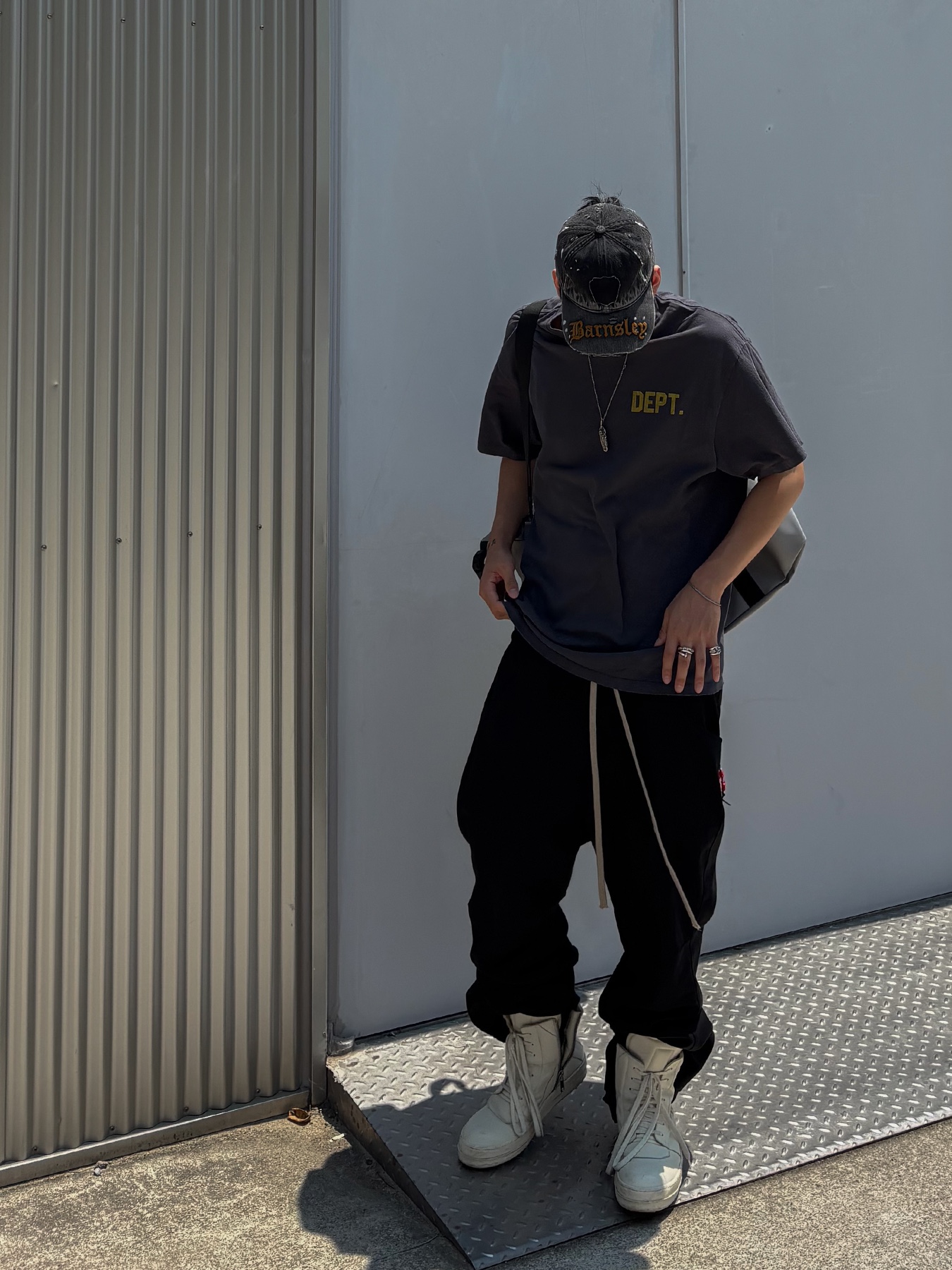 (W) Rick Owens Geobasket Sneakers Milk, Wapworks Flare Layerd Sweat Pants Black 착용 스타일 - 1