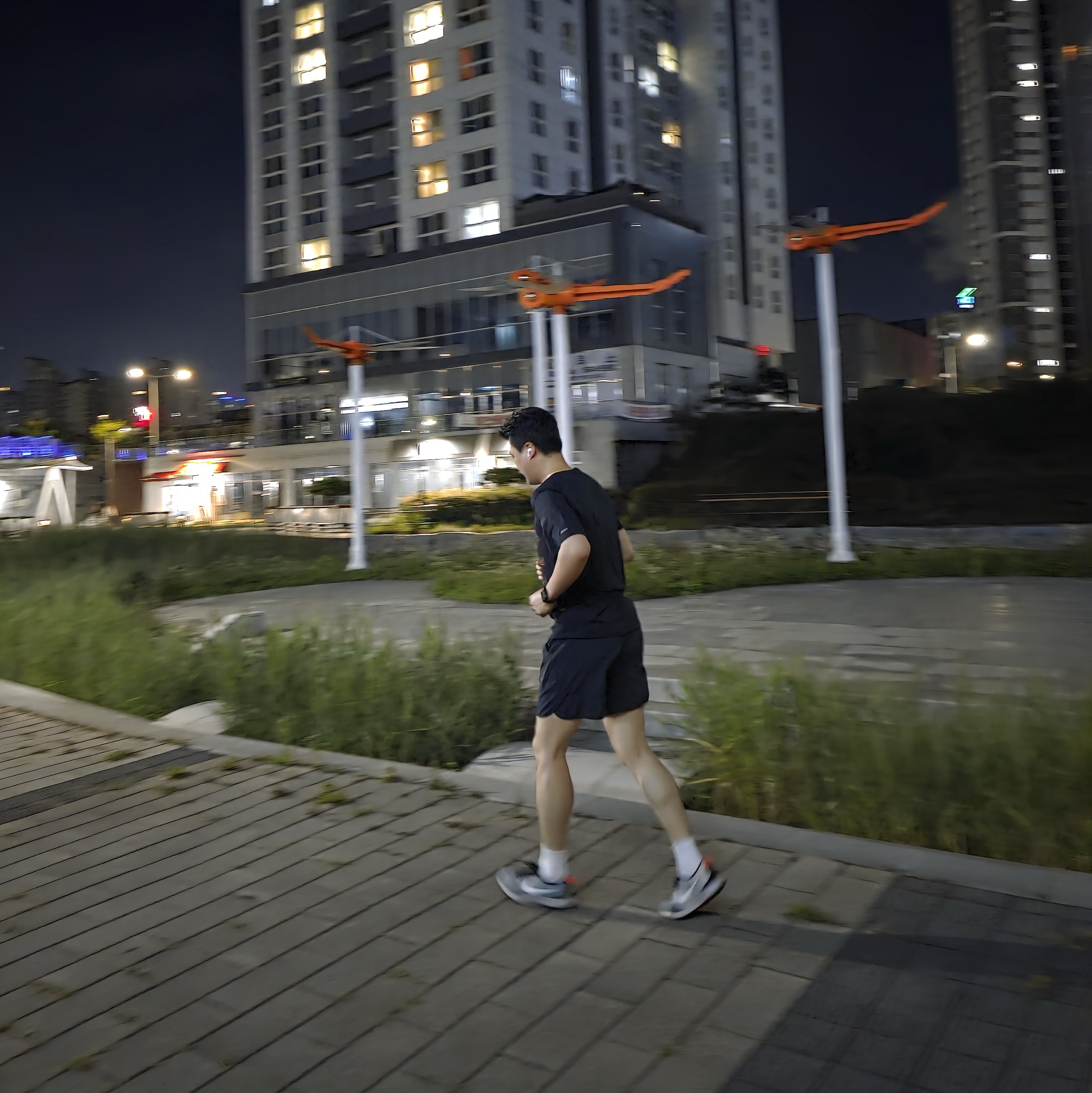 Nike Dri-Fit Stride 5 Inch Brief Lined Running Shorts Black - Asia, Nike Dri-Fit Running T-Shirt Black - Asia 착용 스타일 - 1