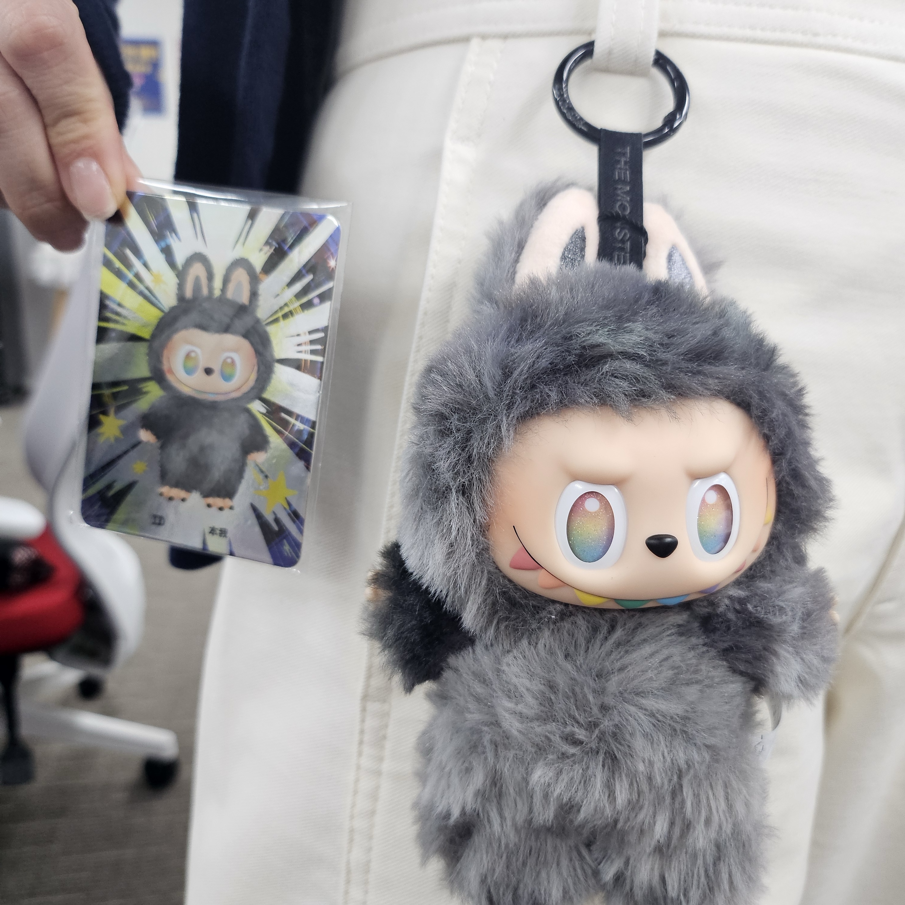 Pop Mart Labubu The Monsters Highlight Series ID Keyring (Opened Case) 착용 스타일