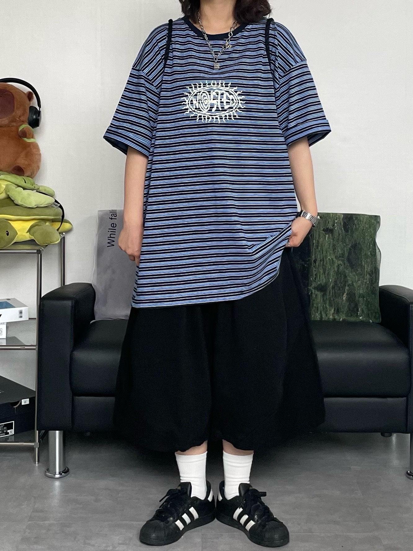 Adidas Superstar Core Black White 착용 스타일 - 5