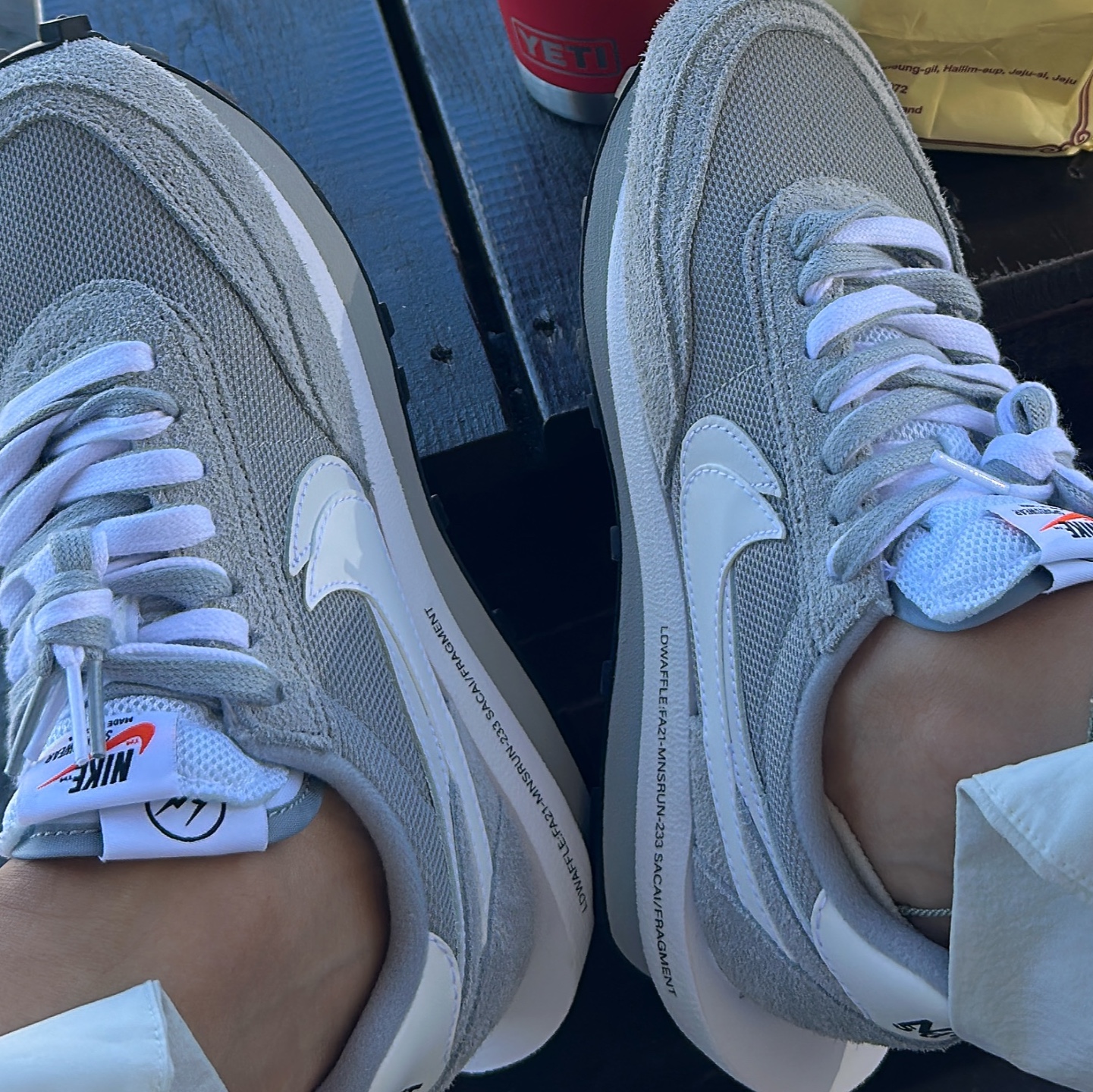 Nike x Sacai x Fragment LDWaffle Light Smoke Grey 착용 스타일 - 2