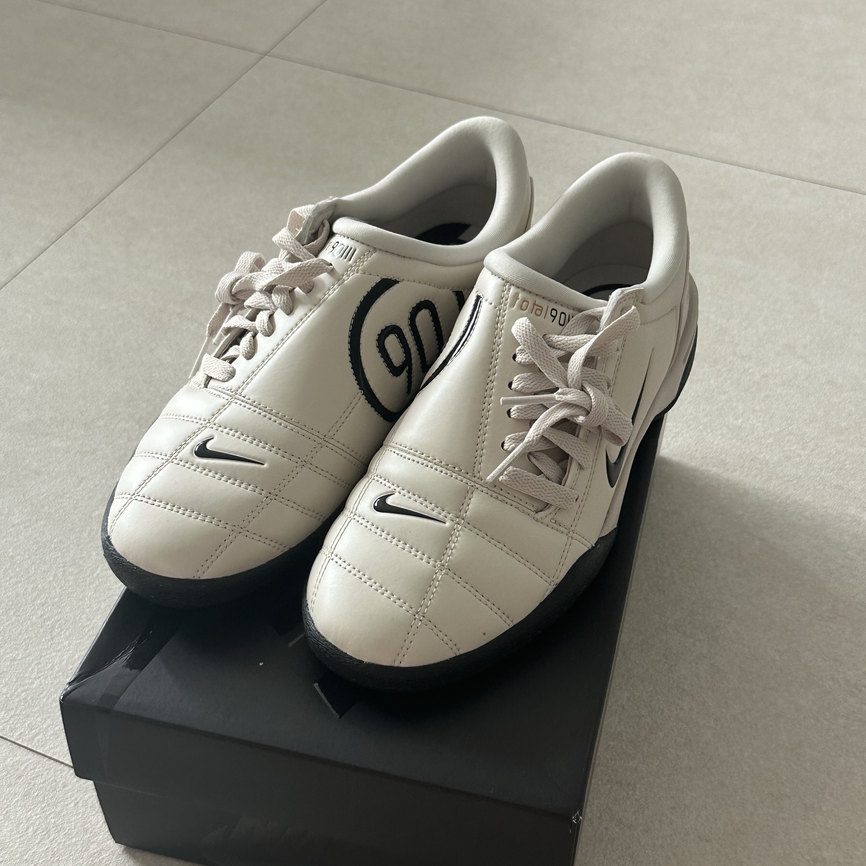 Nike Total 90 III SP Light Orewood Brown Black 착용 스타일 - 1