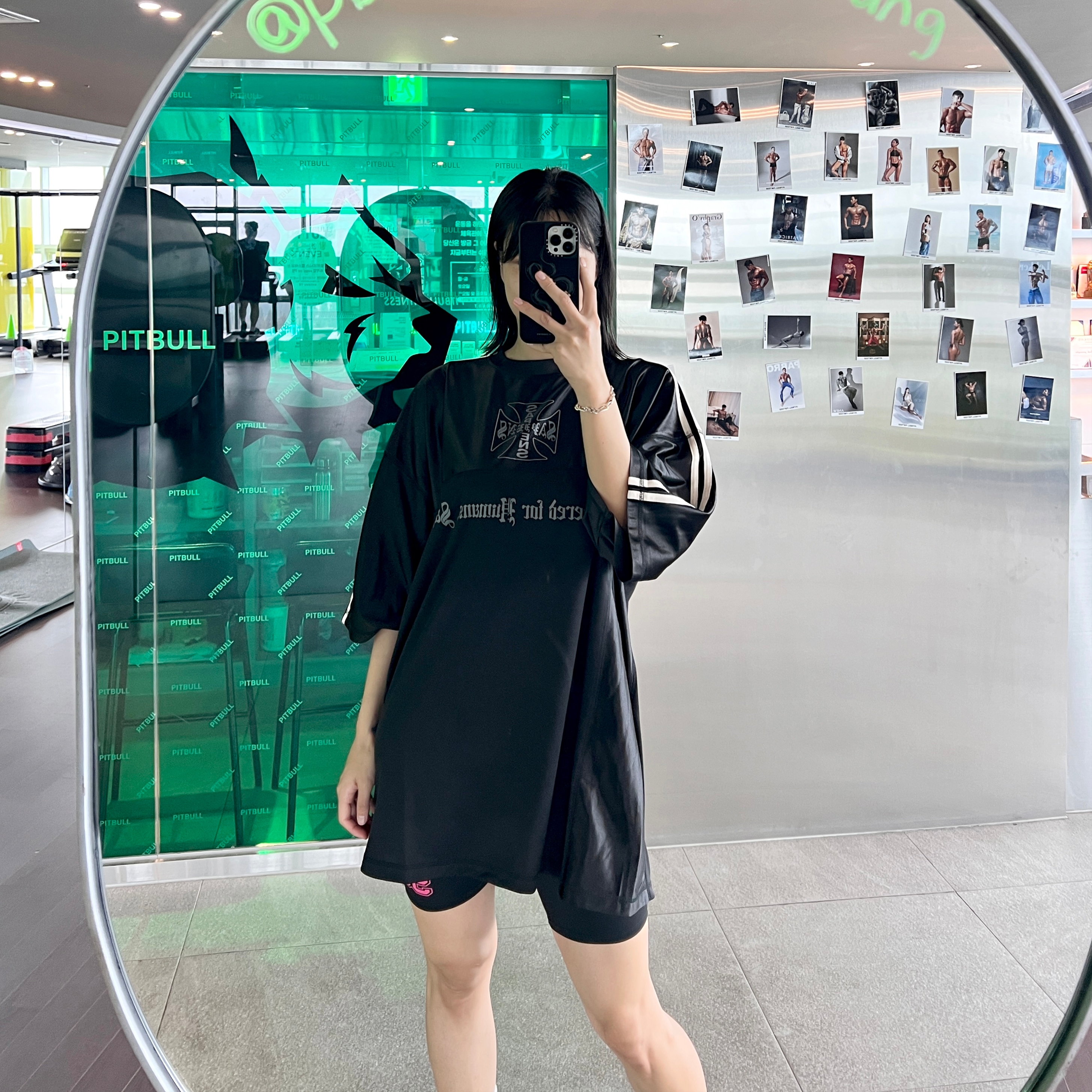 Sapiens Neo Rugby Over Fit  Short Sleeves Black, [KREAM 단독][예약 배송] Sapiens Engineered Over Fit Shorts Gray 착용 스타일 - 1