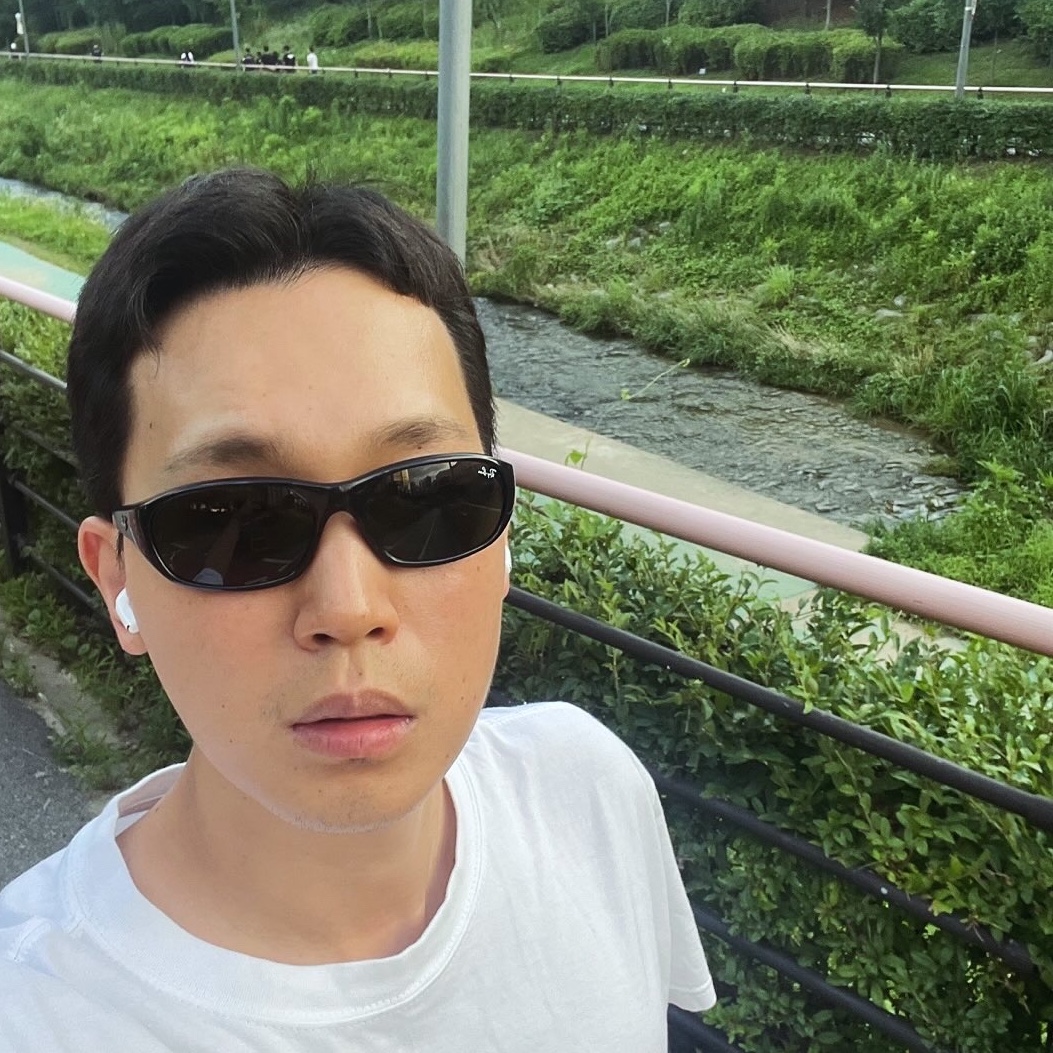 Ray-Ban DADDY-O II Polished Black Frame Green Classic G-15 Lenses 착용 스타일