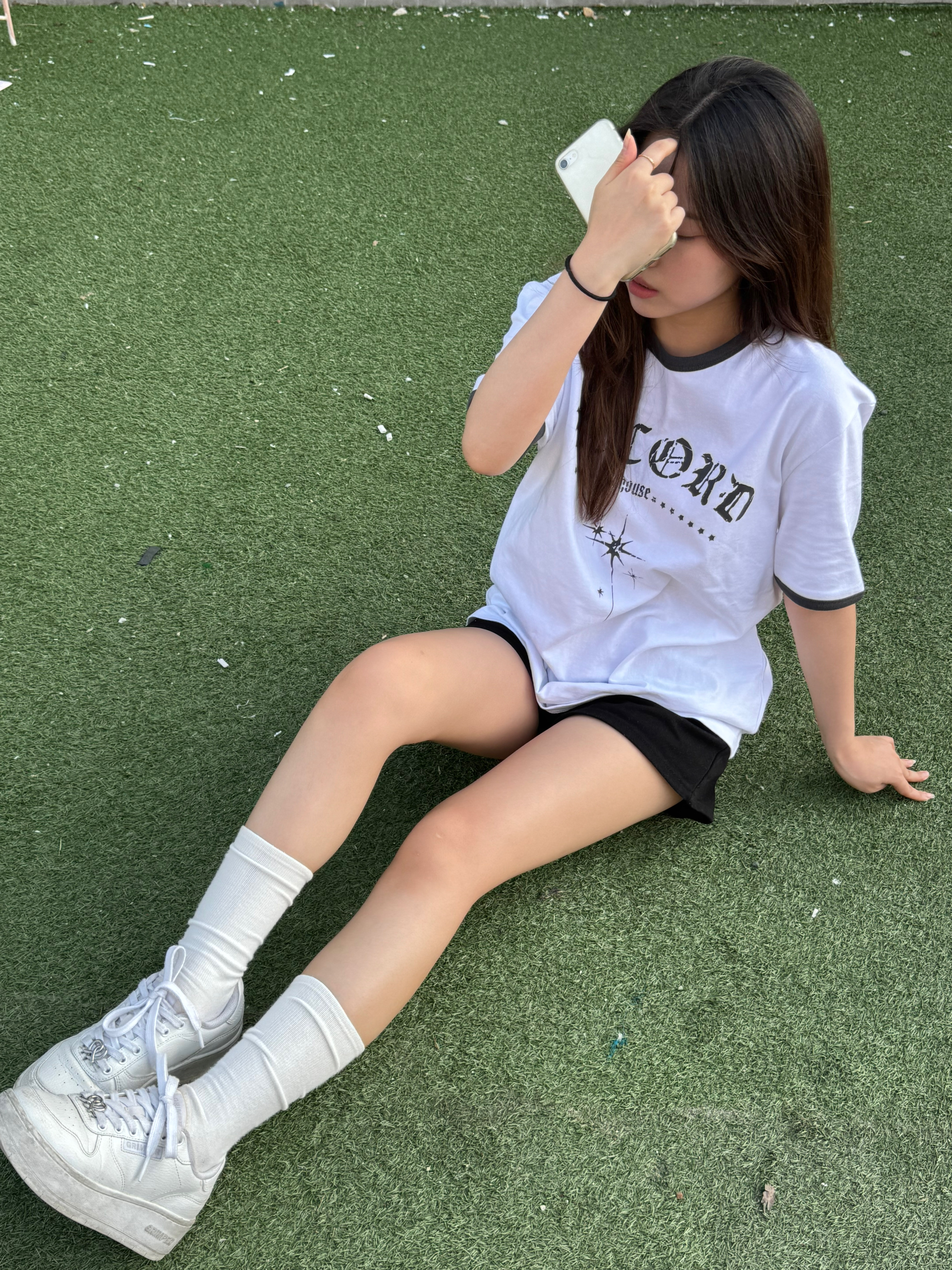 SLOW RECORD HOUSE Unisex RECORD Ringer Tee White 착용 스타일 - 2