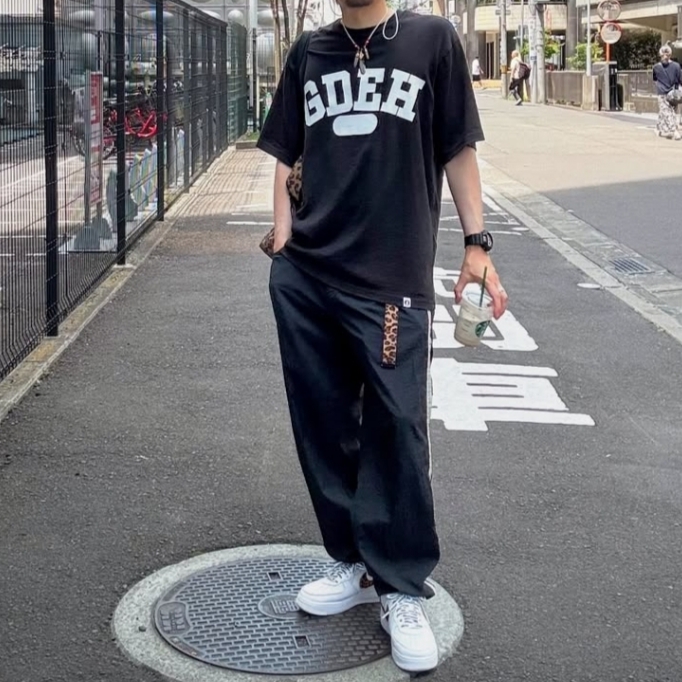 Supreme x GOODENOUGH S/S Top Navy - 25SS, Supreme x GOODENOUGH S/S Top Ash Grey - 25SS 착용 스타일 - 2
