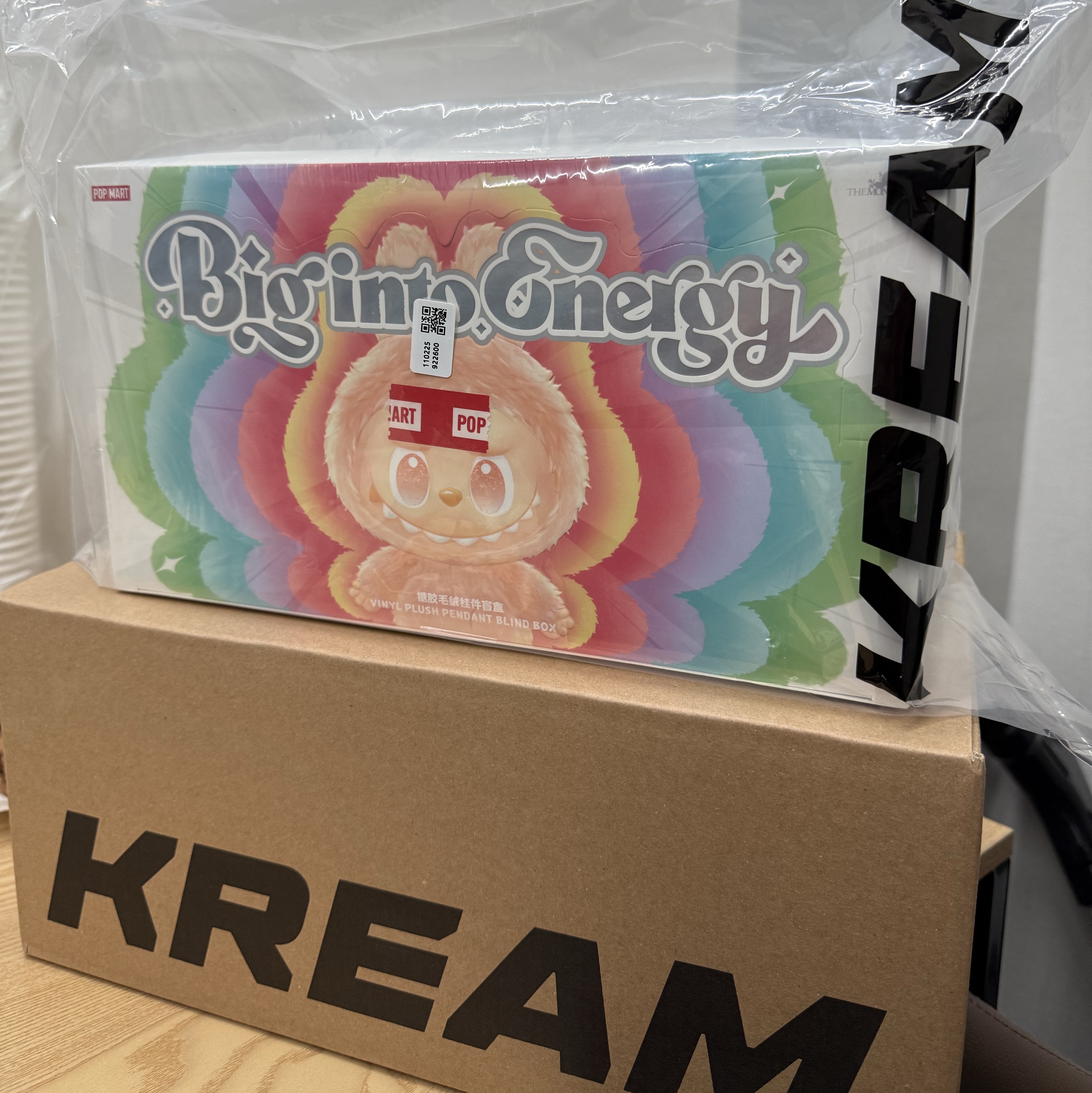 Pop Mart Labubu The Monsters Highlight Series Sealed Case (6 Blind Boxes), Pop Mart Labubu The Monsters Highlight Series ID Keyring (Opened Case) 착용 스타일 - 2
