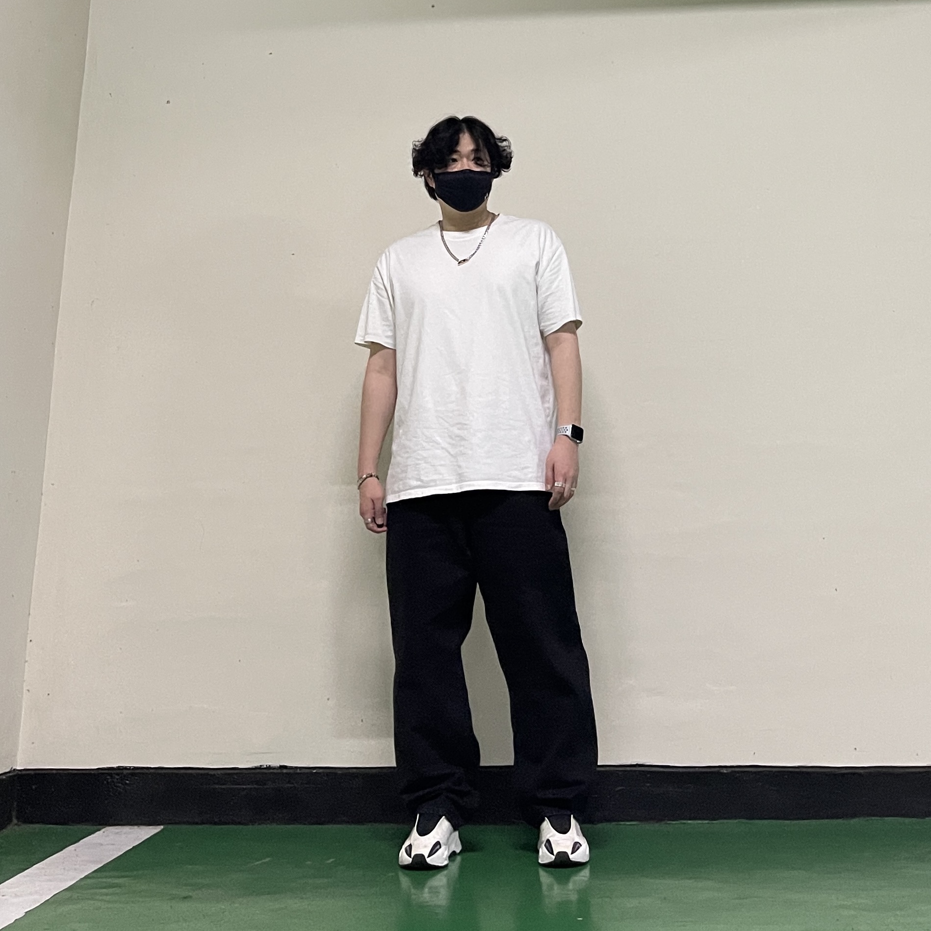 Stussy Washed Canvas Big OL' Jean Black, Adidas Yeezy Boost 700 MNVN Analog 착용 스타일 - 3