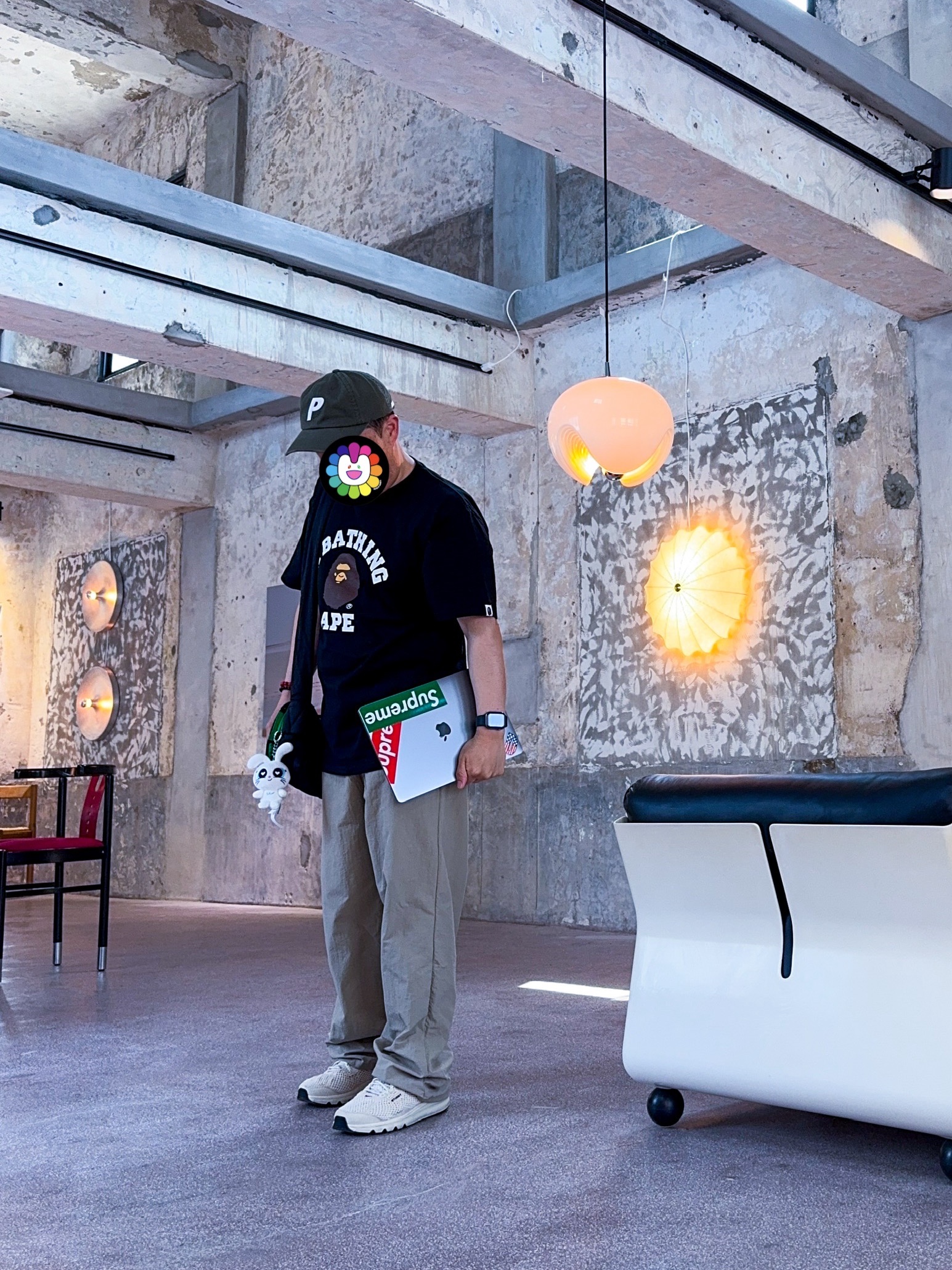 Nike x Stussy Air Max 2013 Fossil, BAPE College T-Shirt Black 착용 스타일