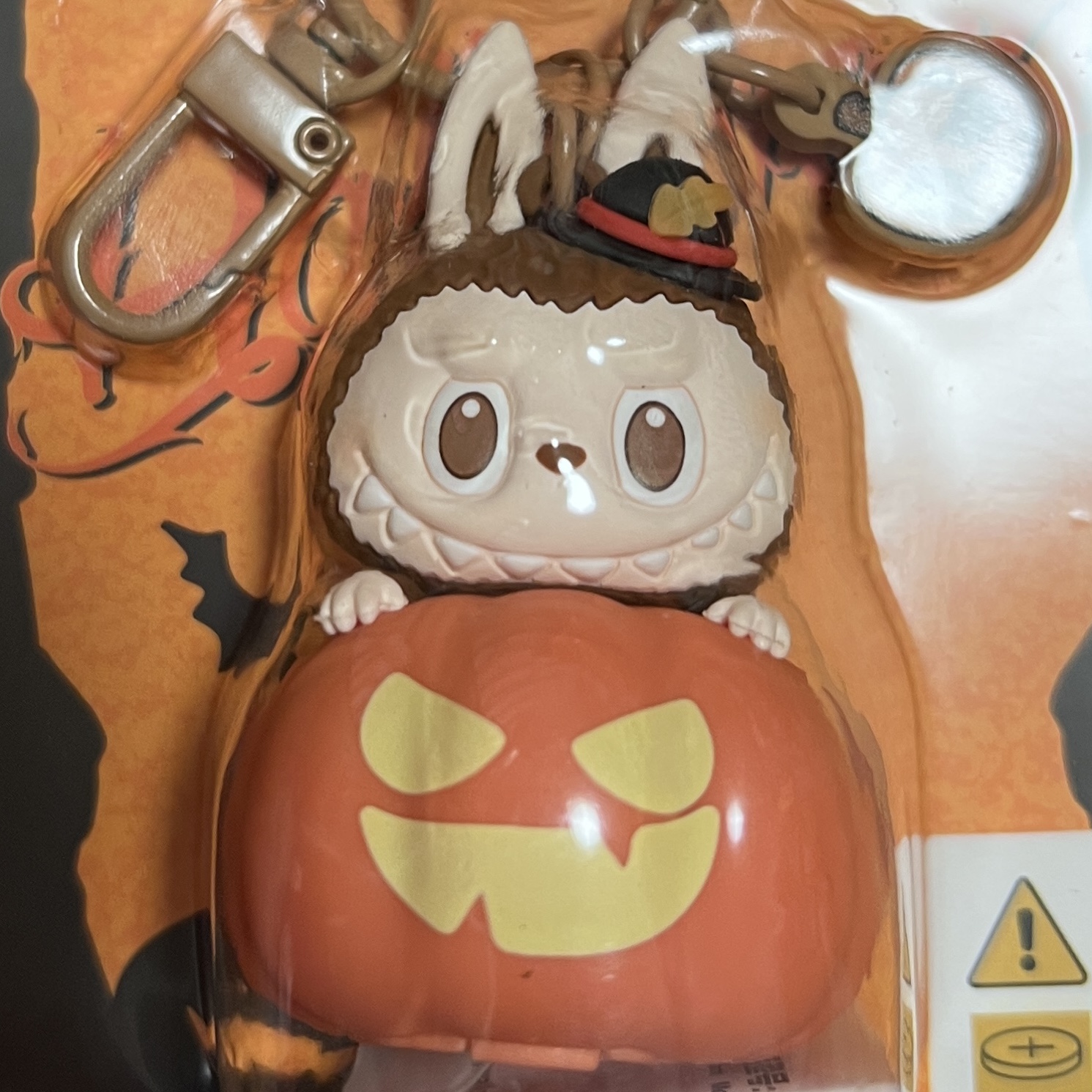 Pop Mart Halloween Party Series Luminous Pumpkin Keyring Labubu 착용 스타일