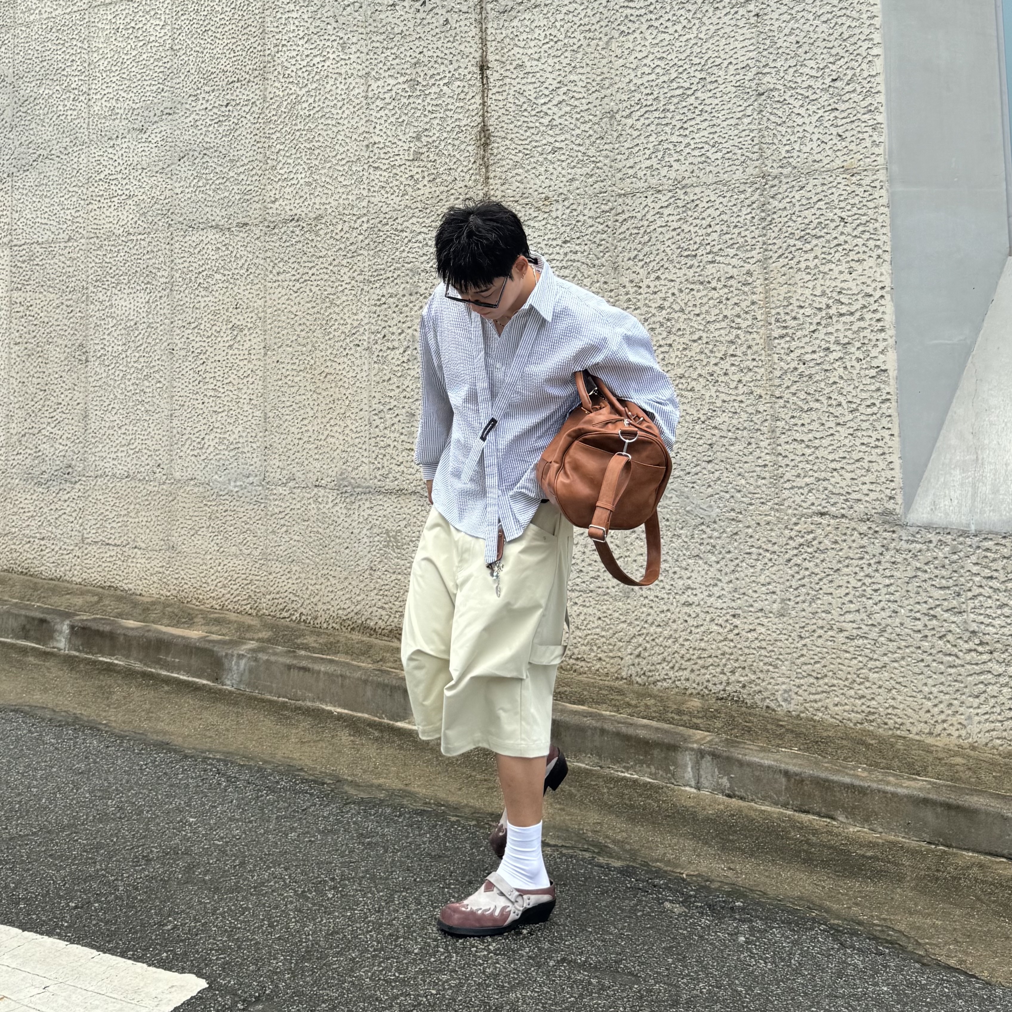 Nonnod Side cargo shorts Beige, Ogarp Signature Concho Keychain Ver.2 착용 스타일 - 2