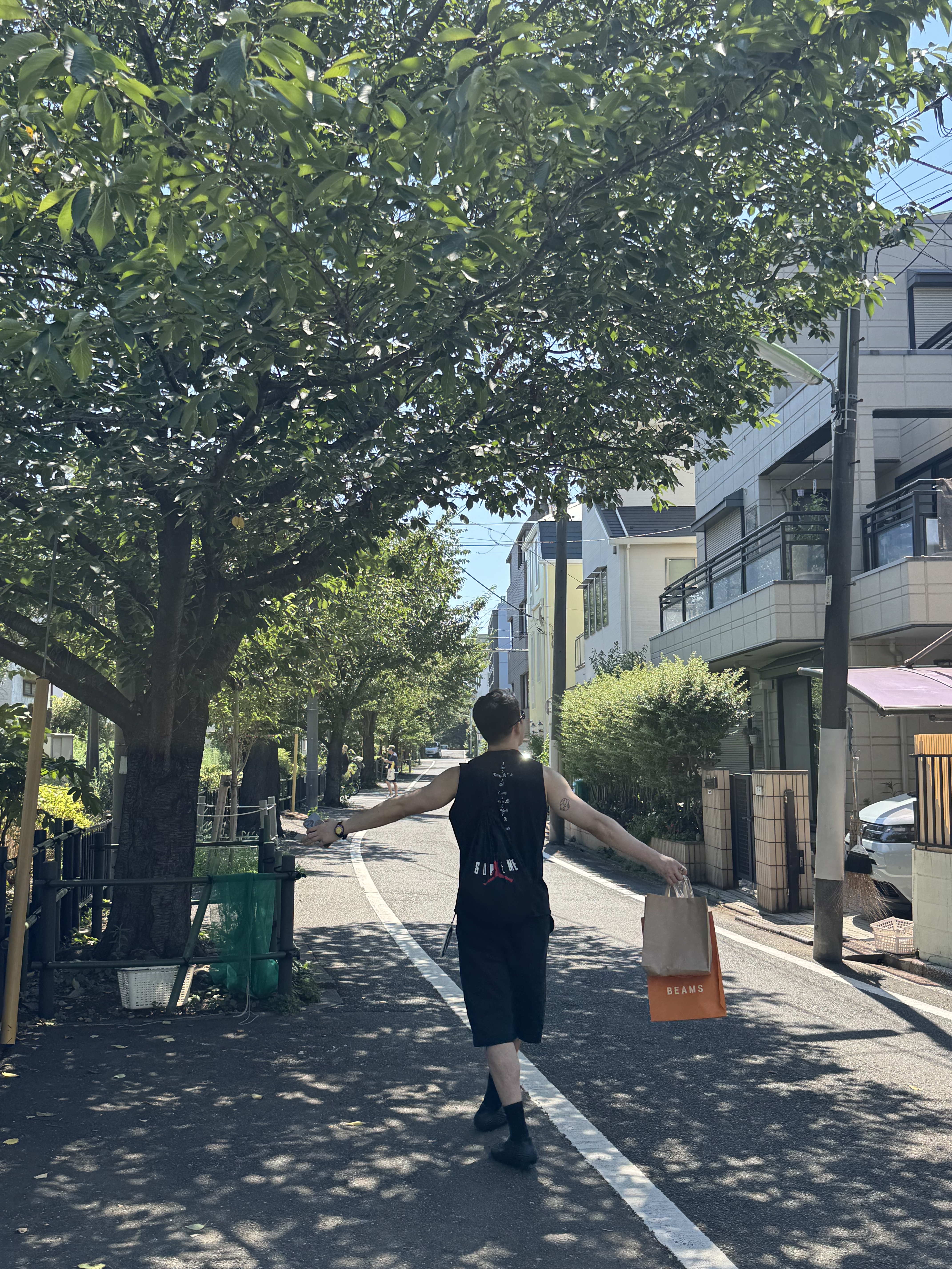Supreme x Jordan Drawstring Bag Black - 24FW, Yeezy Vultures Long T-Shirt Black 착용 스타일 - 2