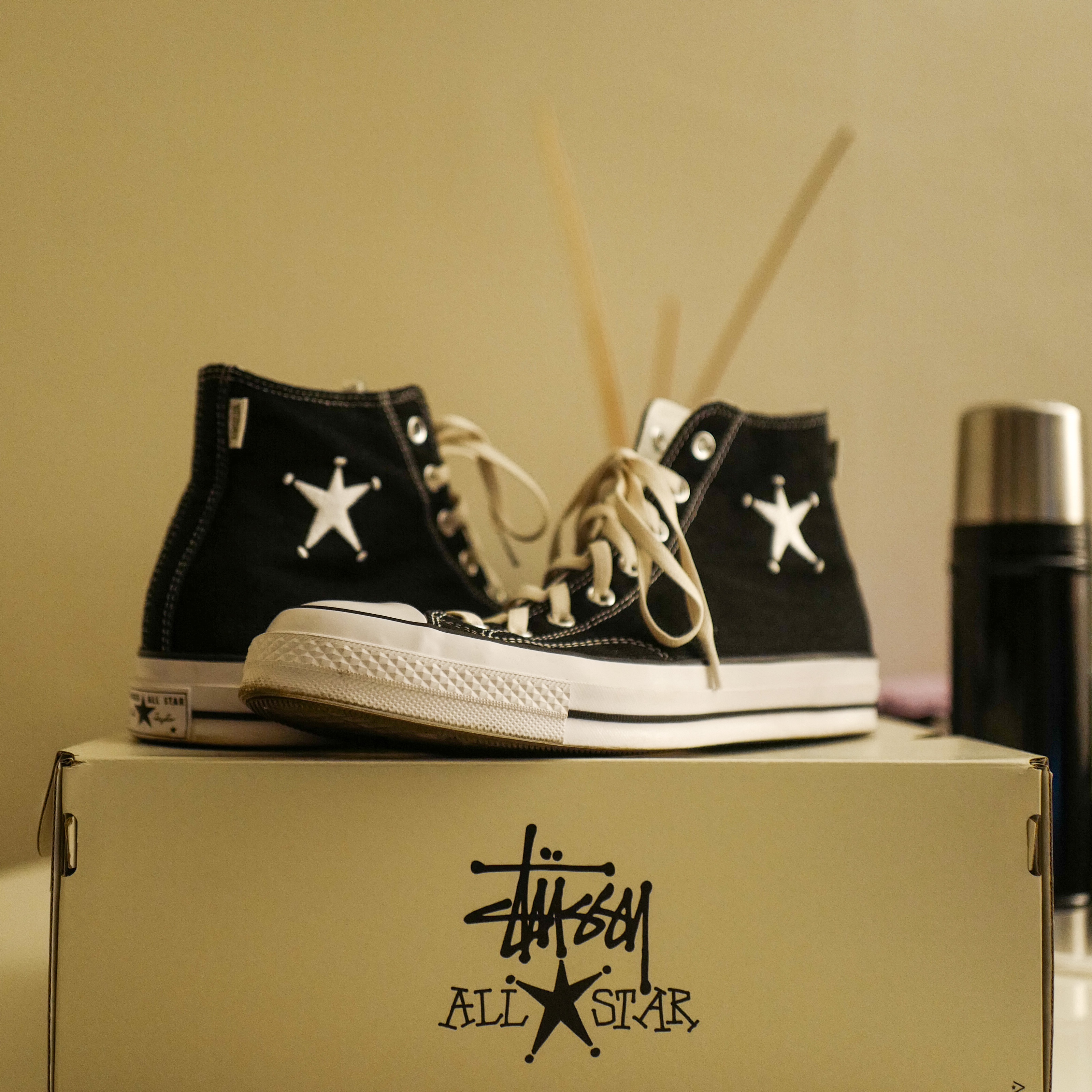 Converse x Stussy Chuck 70 High Black 착용 스타일 - 1
