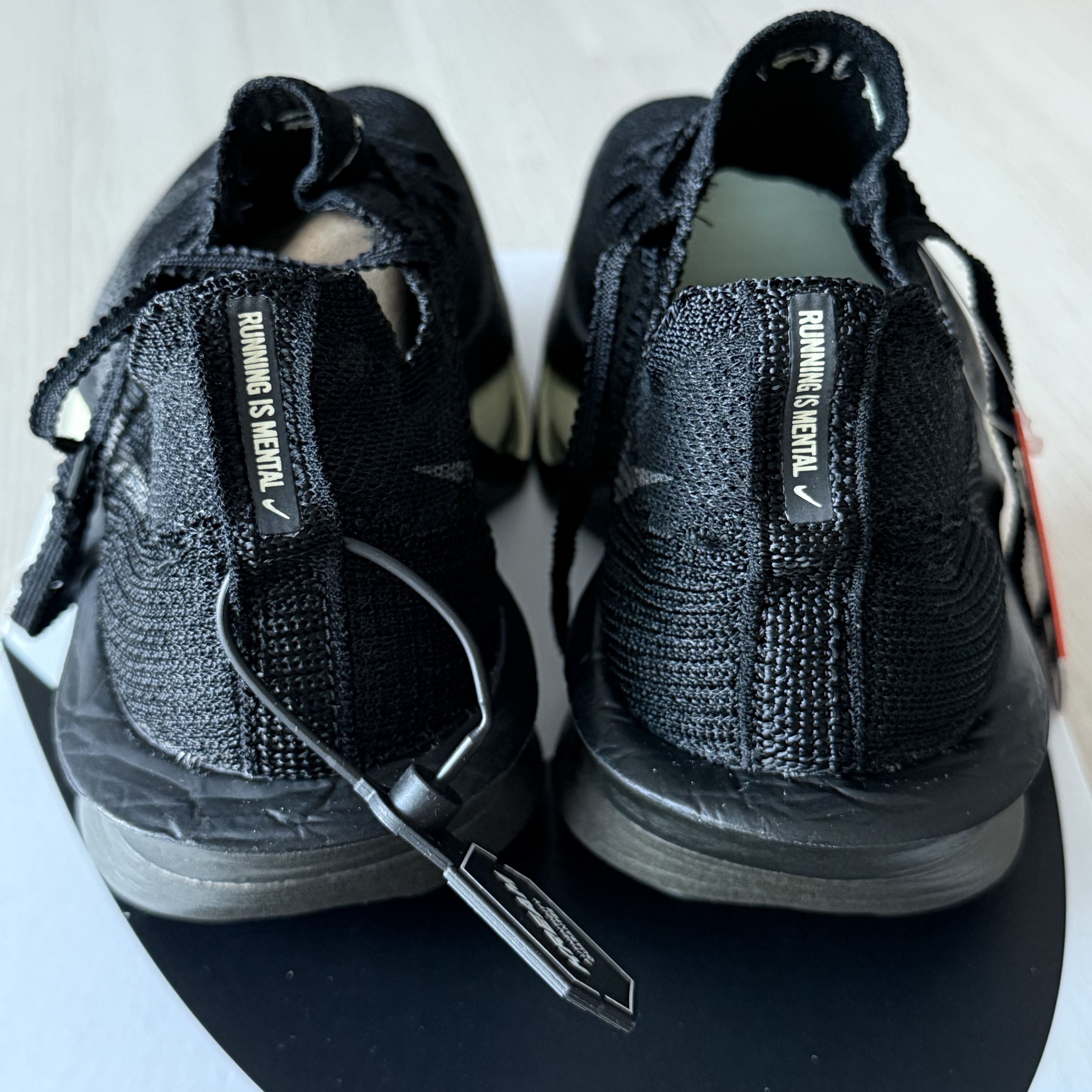 Nike Air Zoom Alphafly Next% 3 Black Olive Aura 착용 스타일 - 3