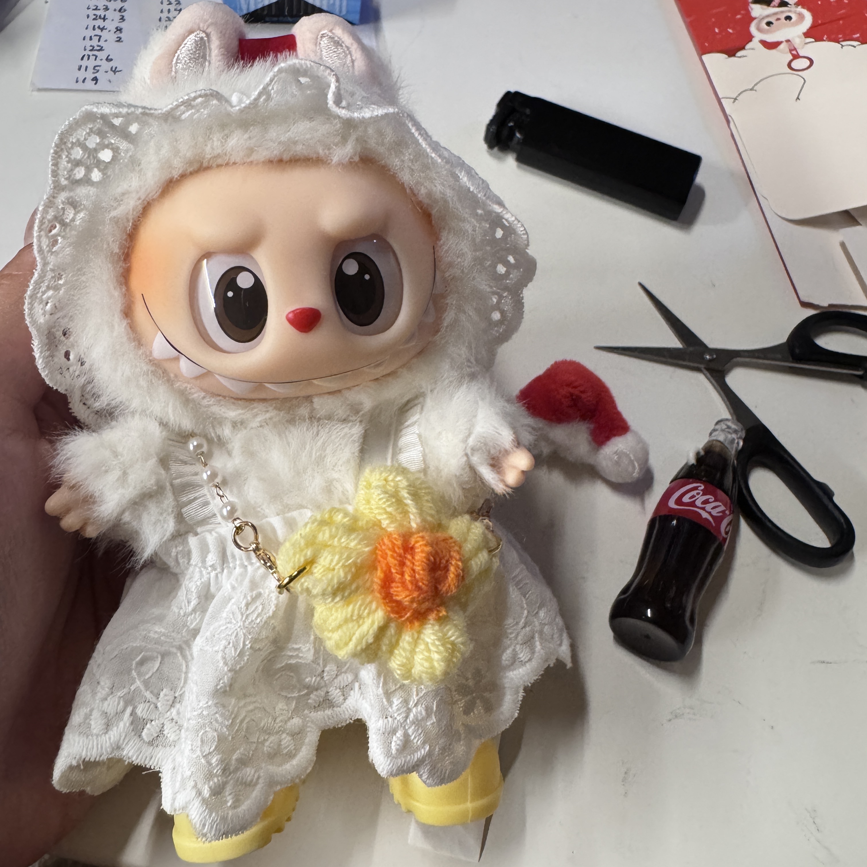 Pop Mart Labubu Coca Cola Series Surprise Shake Keyring (Opened Case), Pop Mart Labubu Coca Cola Series Keyring Sealed Case (6 Blind Boxes) 착용 스타일 - 3