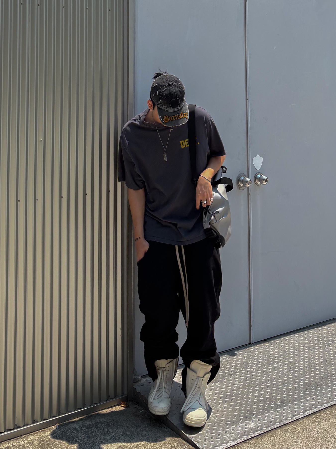 (W) Rick Owens Geobasket Sneakers Milk, Wapworks Flare Layerd Sweat Pants Black 착용 스타일 - 2