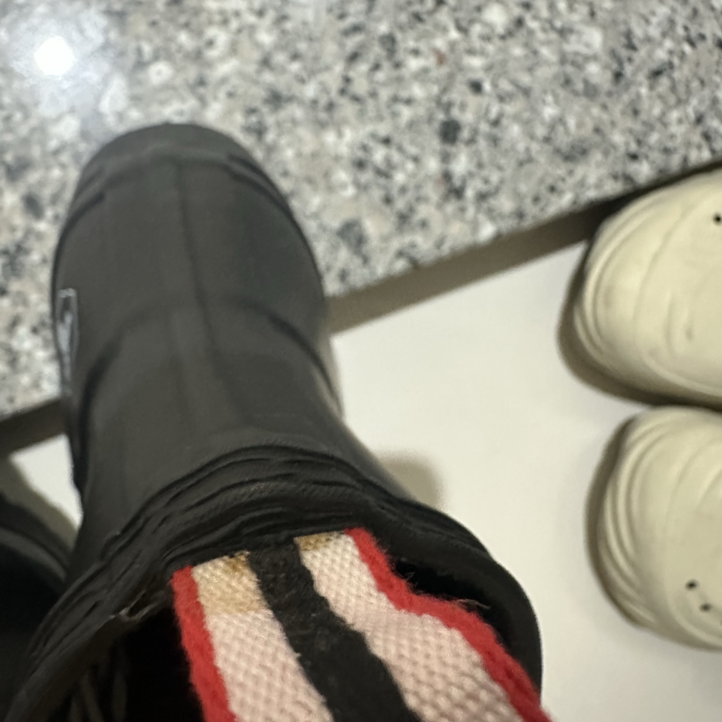(W) Hunter Play Short Rain Boots Black 착용 스타일 - 2