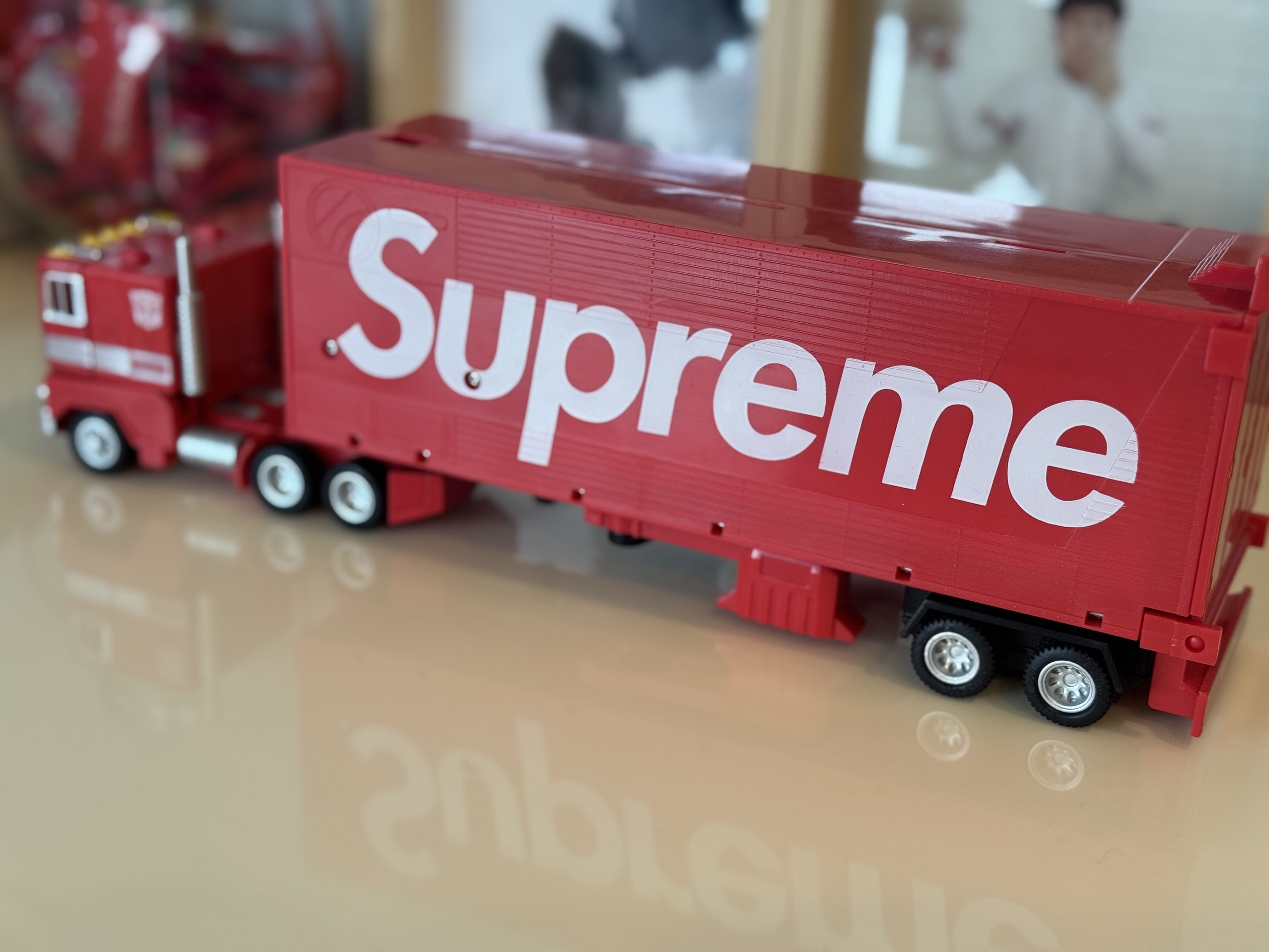 Supreme x Transformers G1 Optimus Prime Figure Red - 25SS (Korean Ver.) 착용 스타일