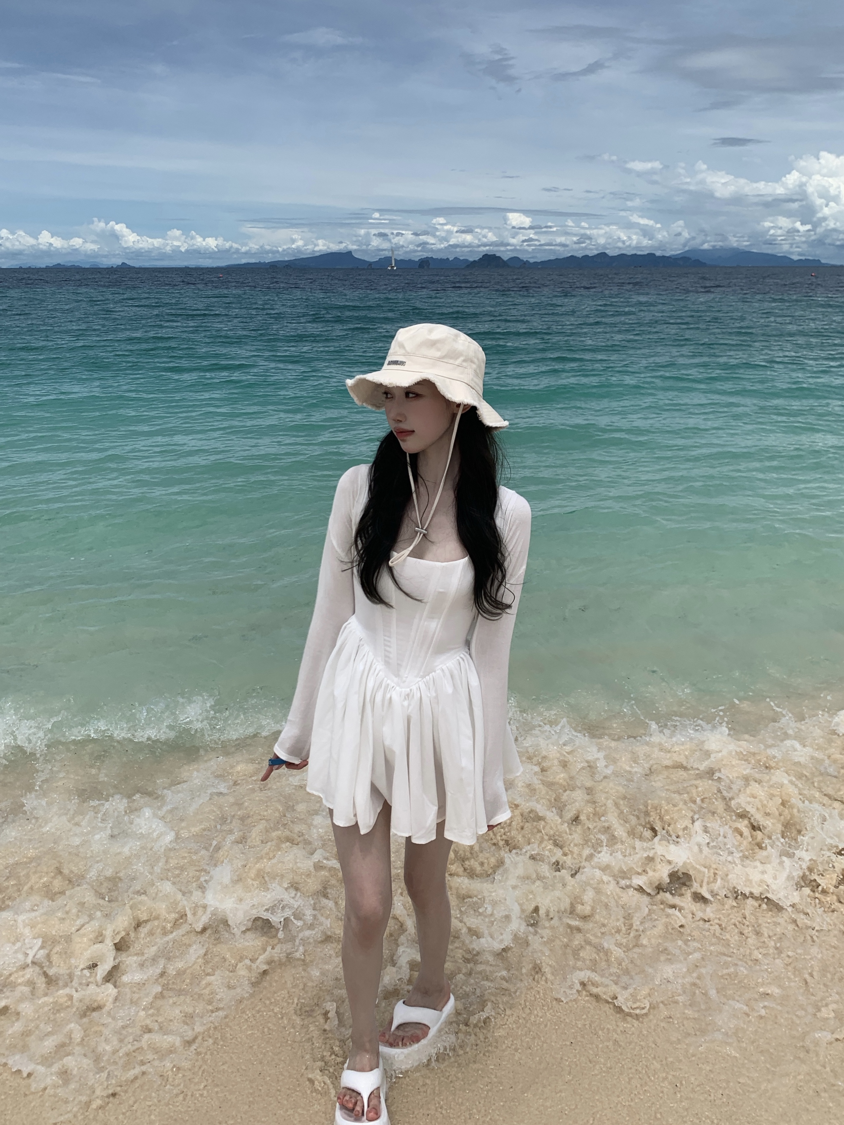 Jacquemus Le Bob Artichaut Bucket Hat Off White 착용 스타일