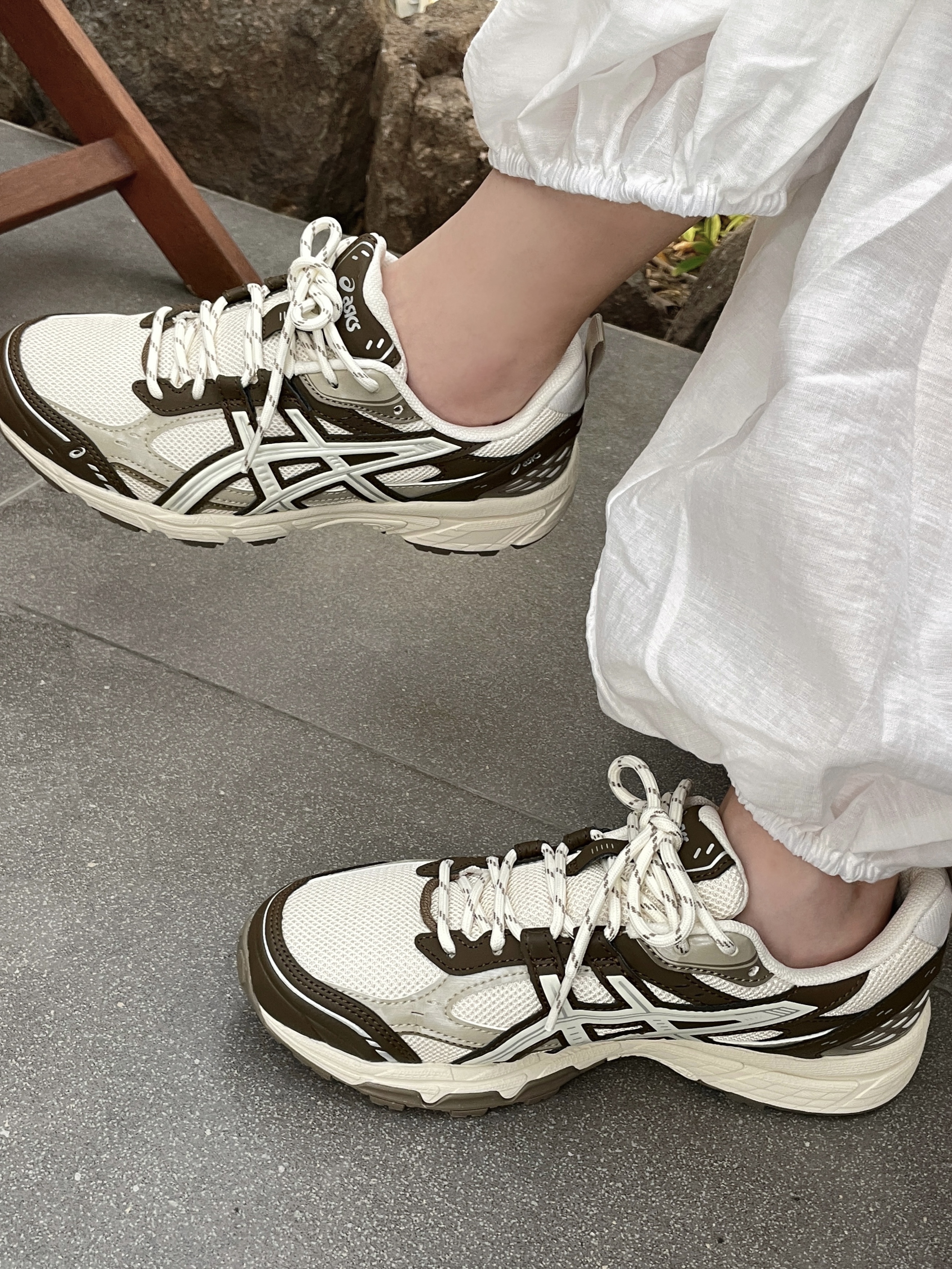 Asics Gel-Nunobiki Cream Brown Storm 착용 스타일 - 2