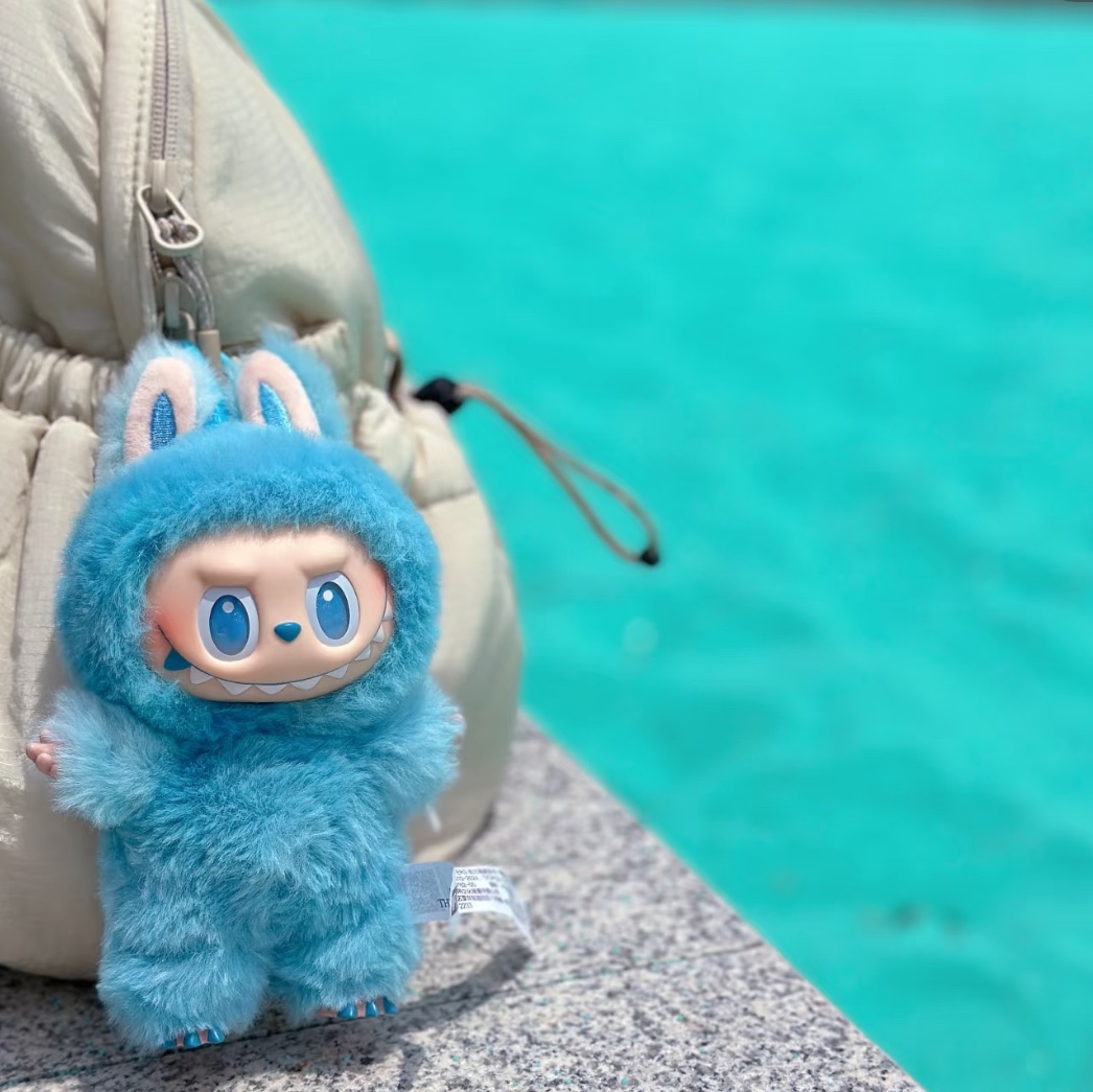 Pop Mart Labubu The Monsters Highlight Series Hope Keyring (Opened Case) 착용 스타일