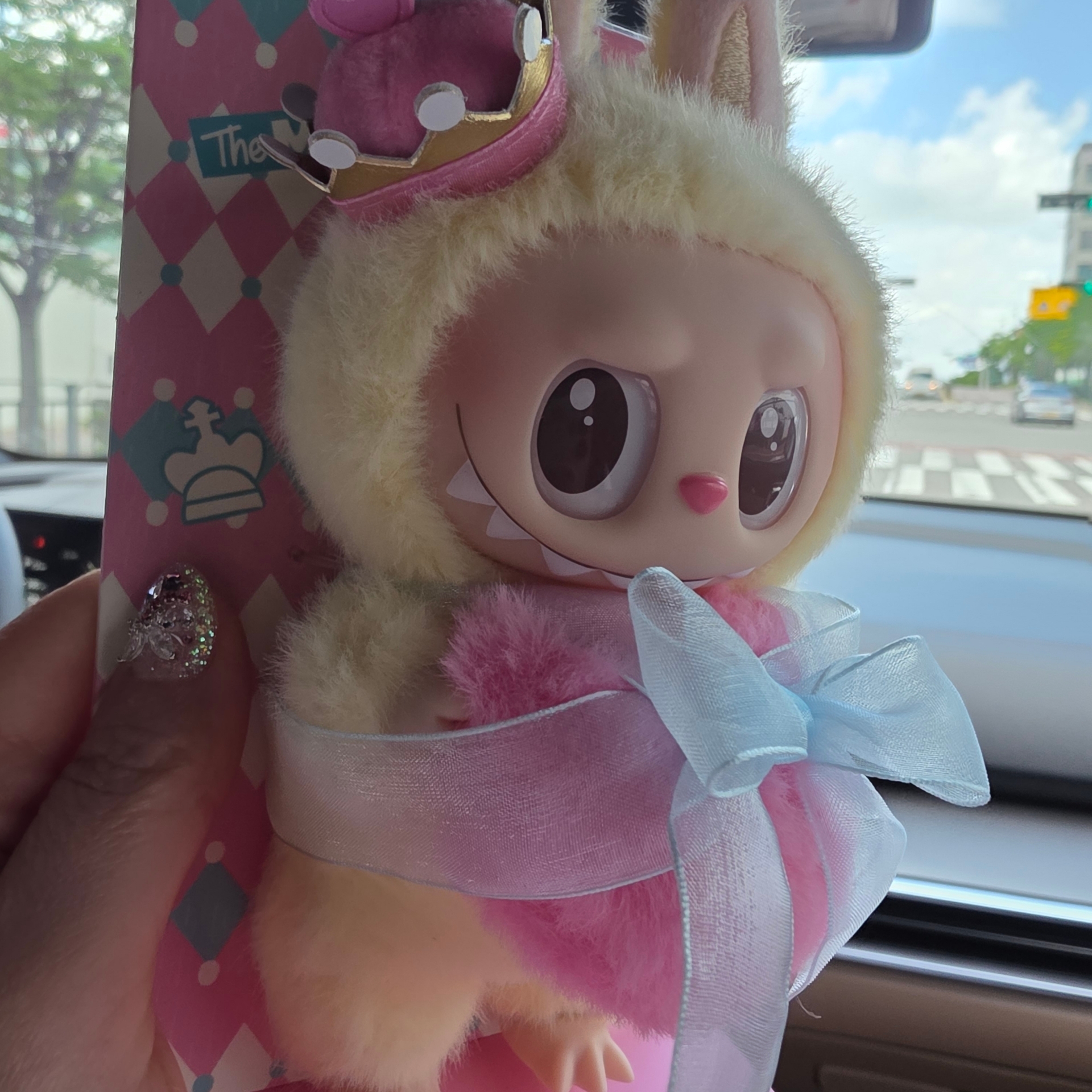 Pop Mart The Monsters Checkmate Series Plush Keyring 착용 스타일