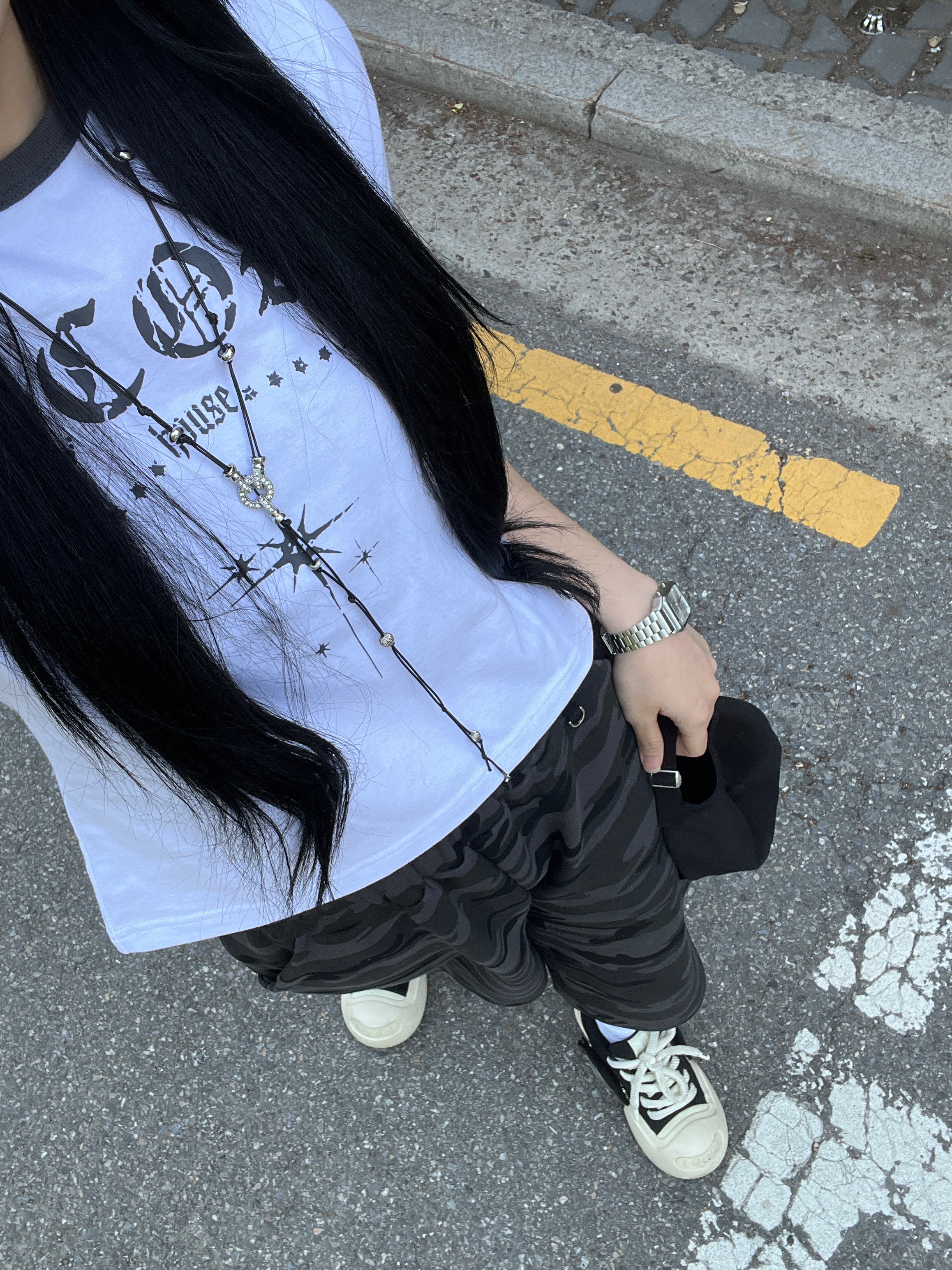 SLOW RECORD HOUSE Unisex RECORD Ringer Tee White, SLOW RECORD HOUSE 04 Bermuda Sweat Pants Camo Charcoal 착용 스타일 - 9